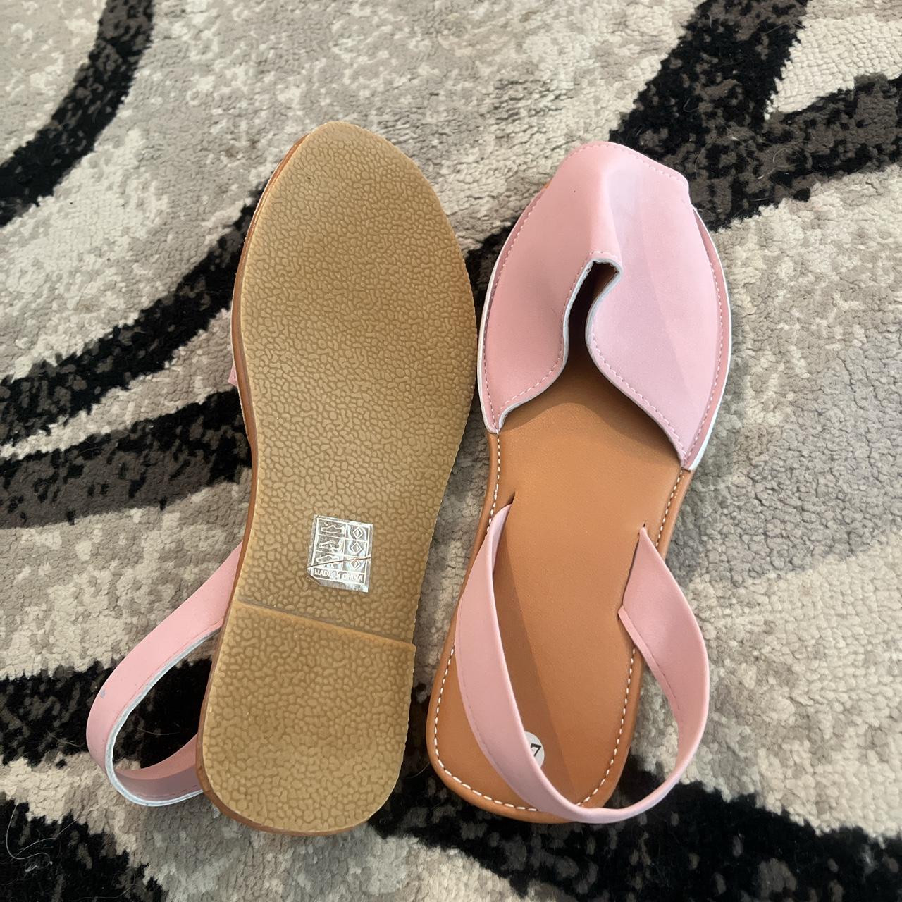 Size 5 women s sandals Pink and brown