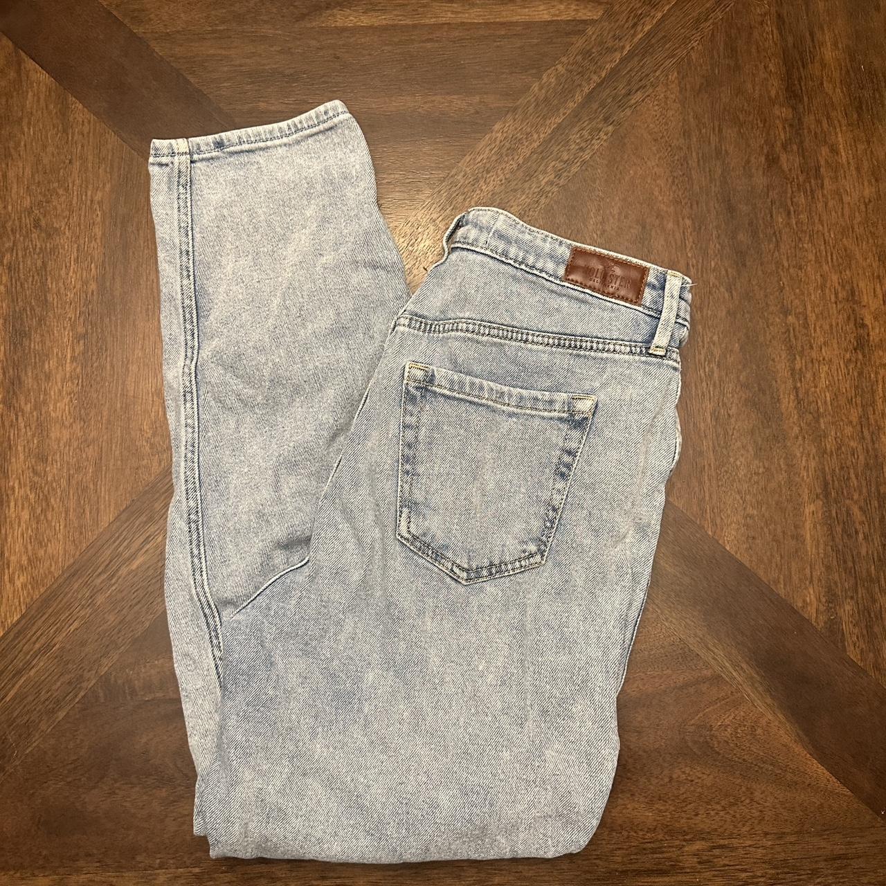 Hollister Mom Jeans Light blue vintage wash No Depop