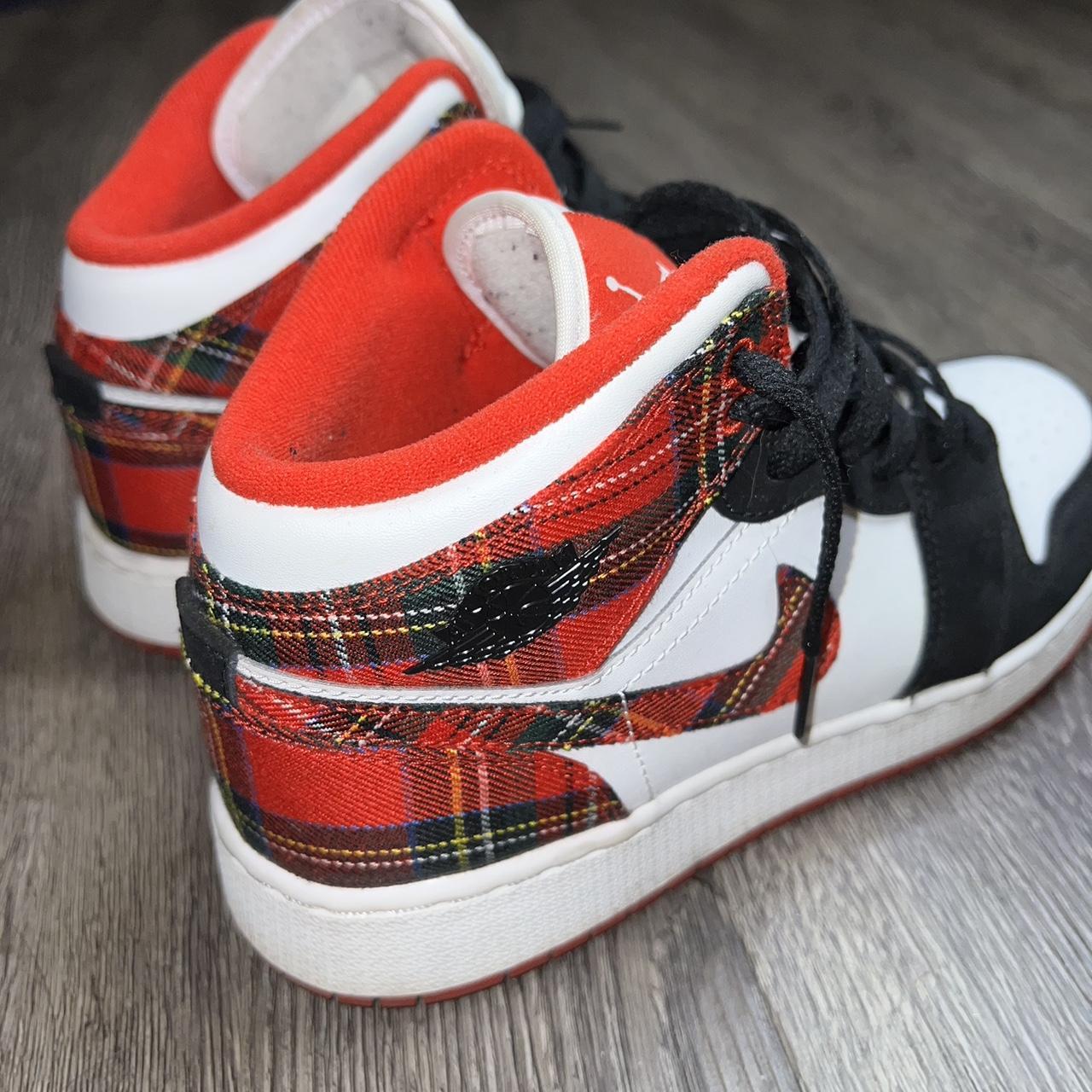 Jordan 1 best sale mid bad santa