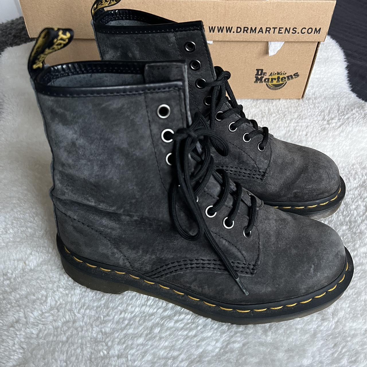 Dr martens graphite store grey suede