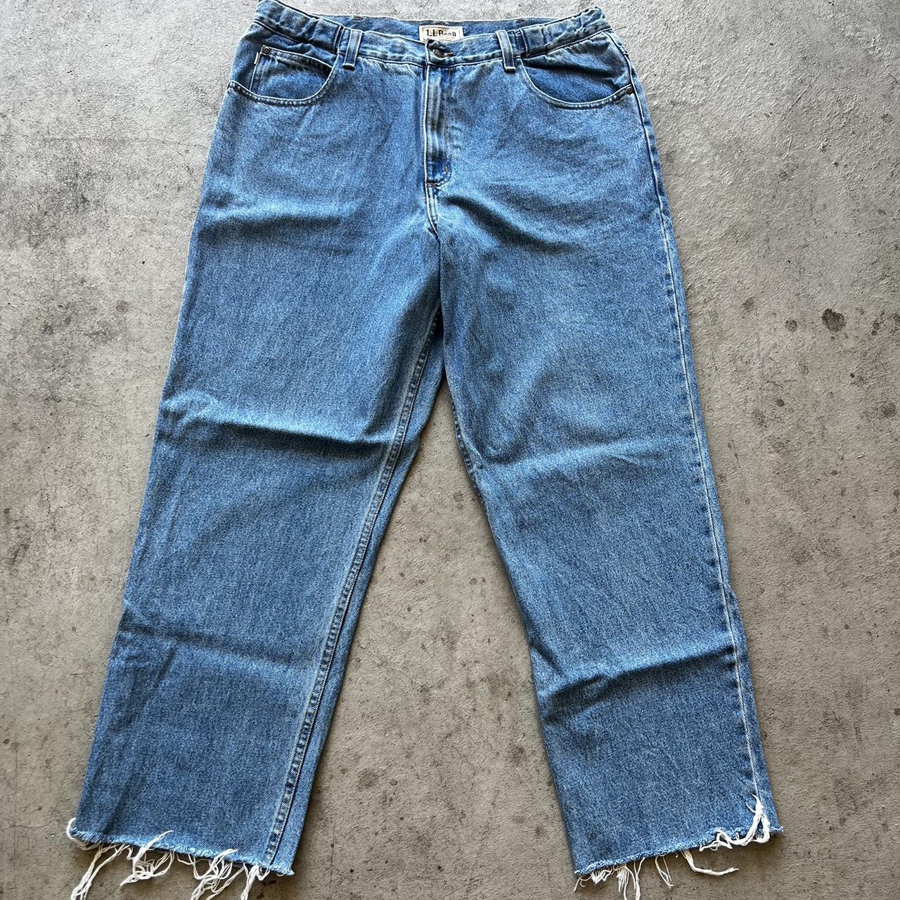 Jeans with strings at the fashion bottom