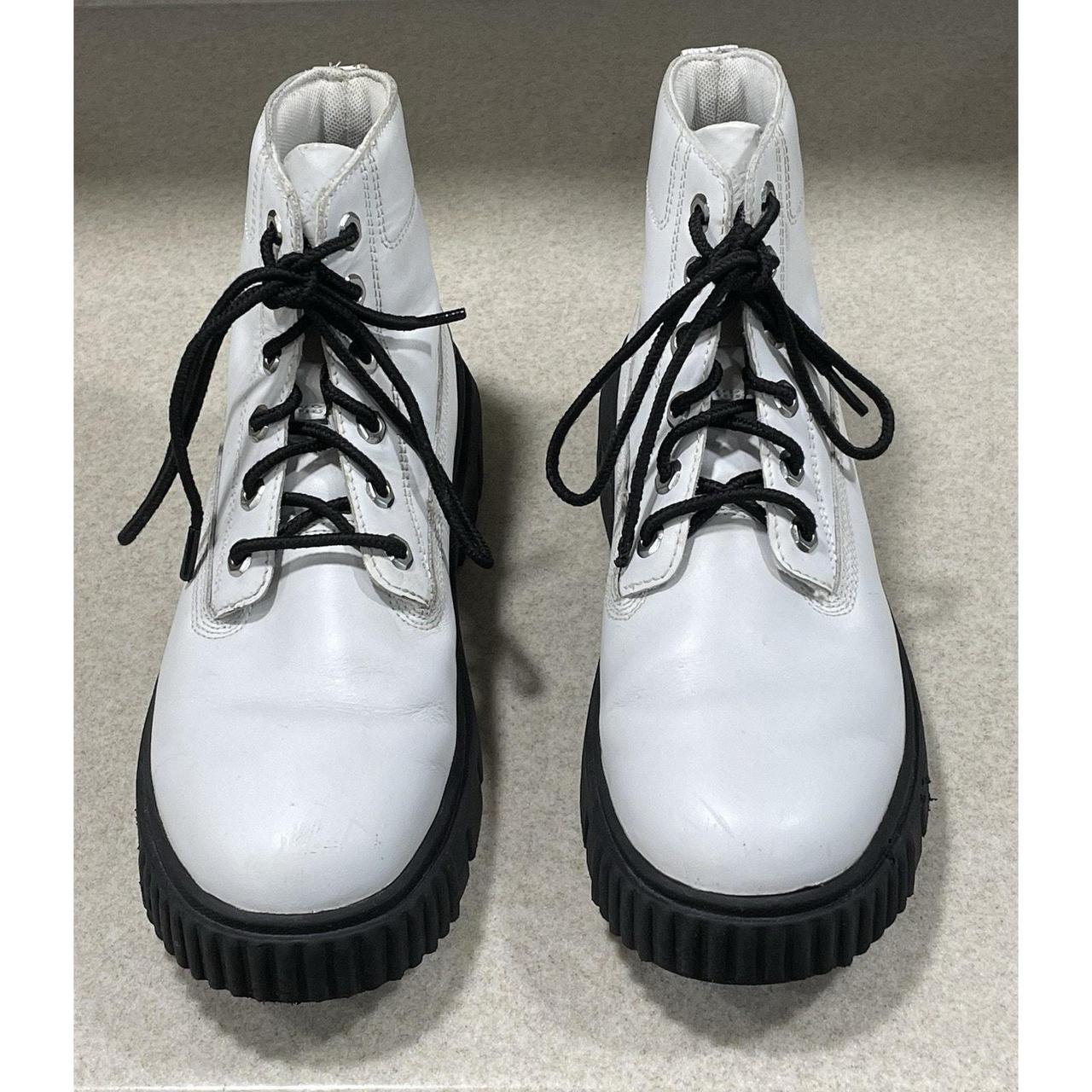 ショートブーツ・ブーティ TIMBERLAND Woman Flat ankle boots White TB0A2H3C EX41 Women's Stone Street 6-Inch Waterproof Platform Boot