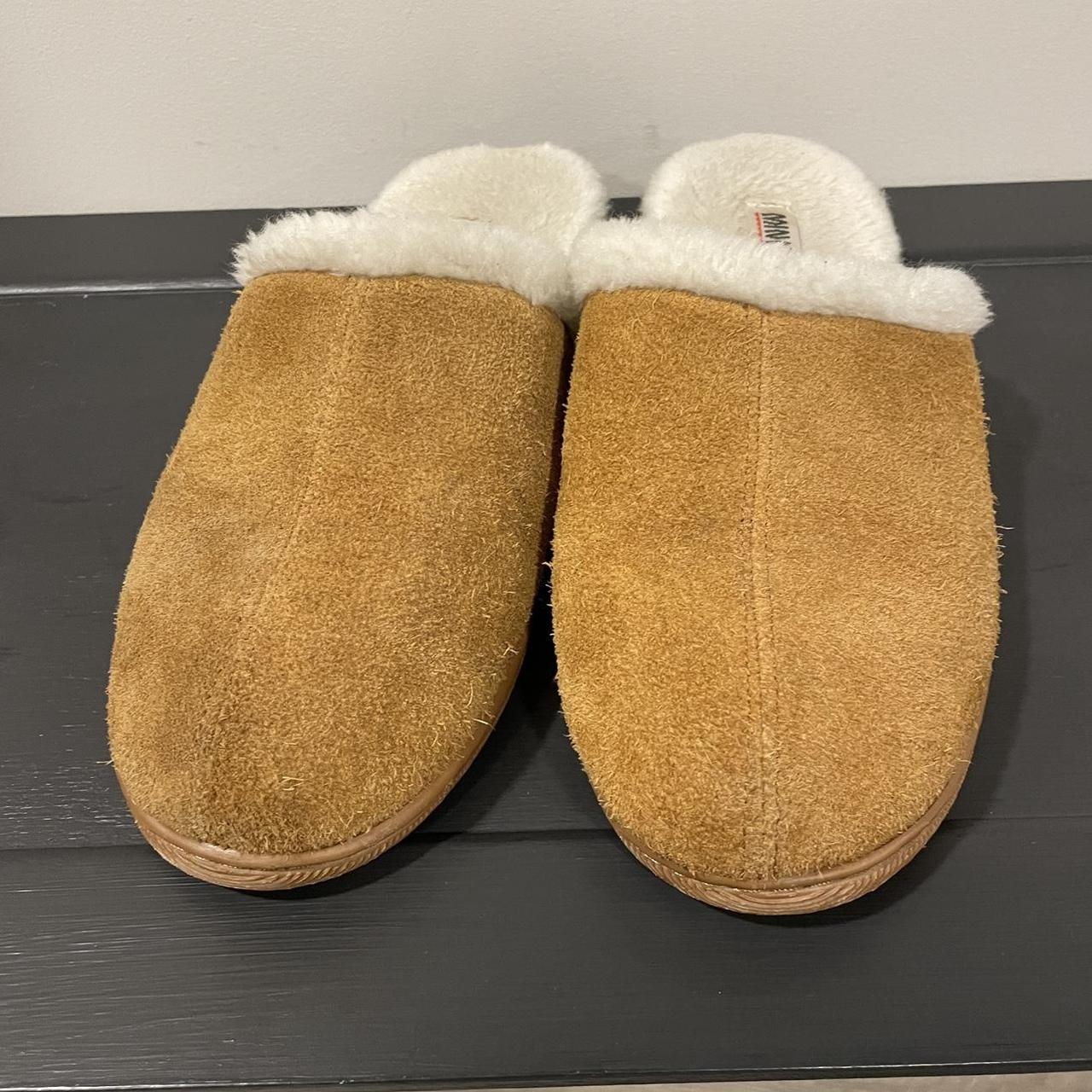minnetonka sheepskin mule
