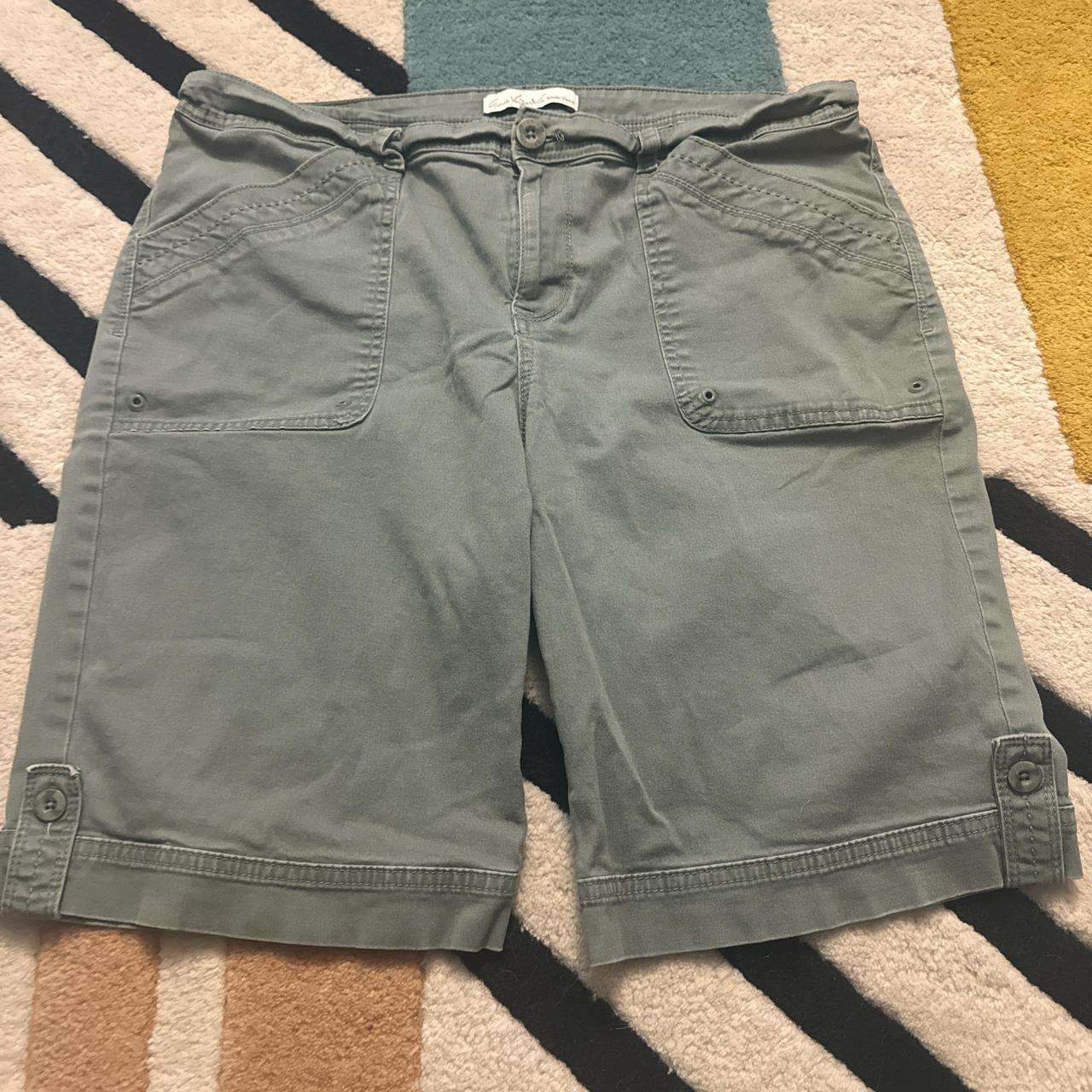 Gloria vanderbilt khaki shorts on sale