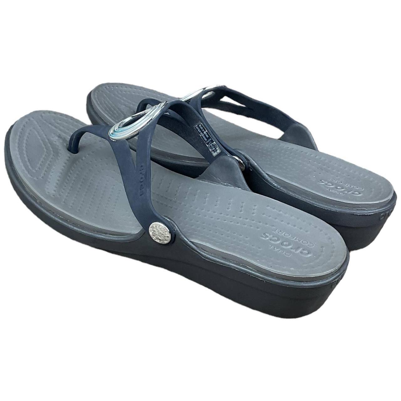 Crocs best sale silver sandals