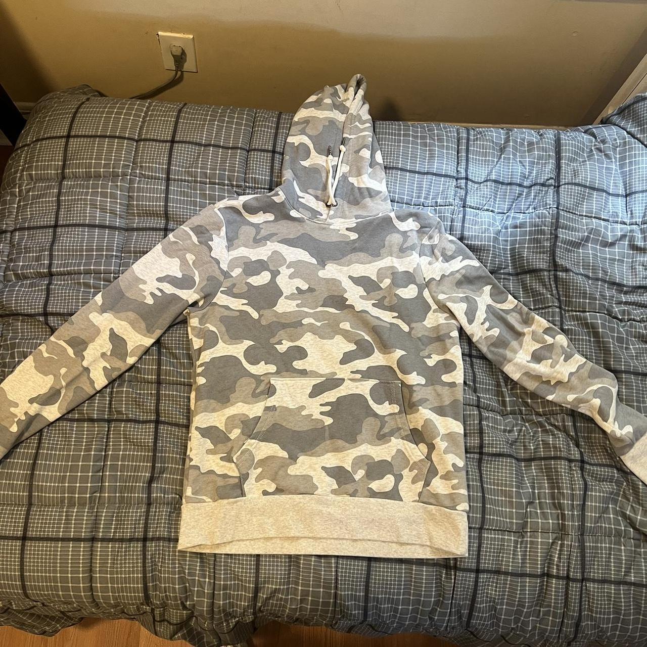 Old navy camo discount sweatshirt