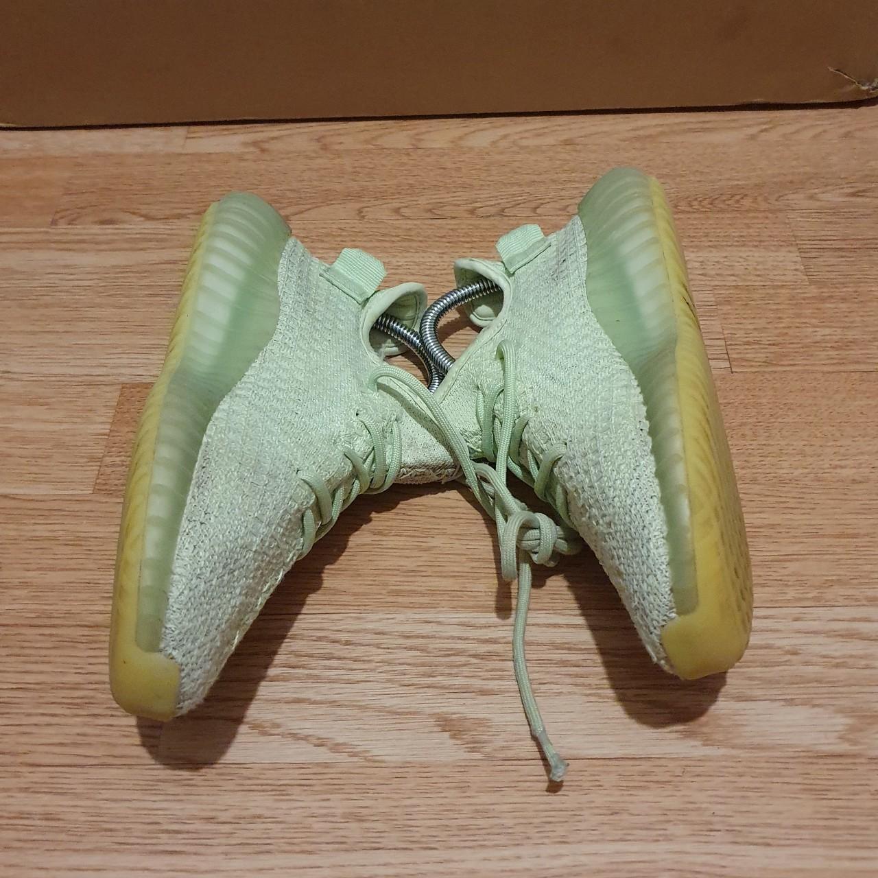 gid glow yeezy