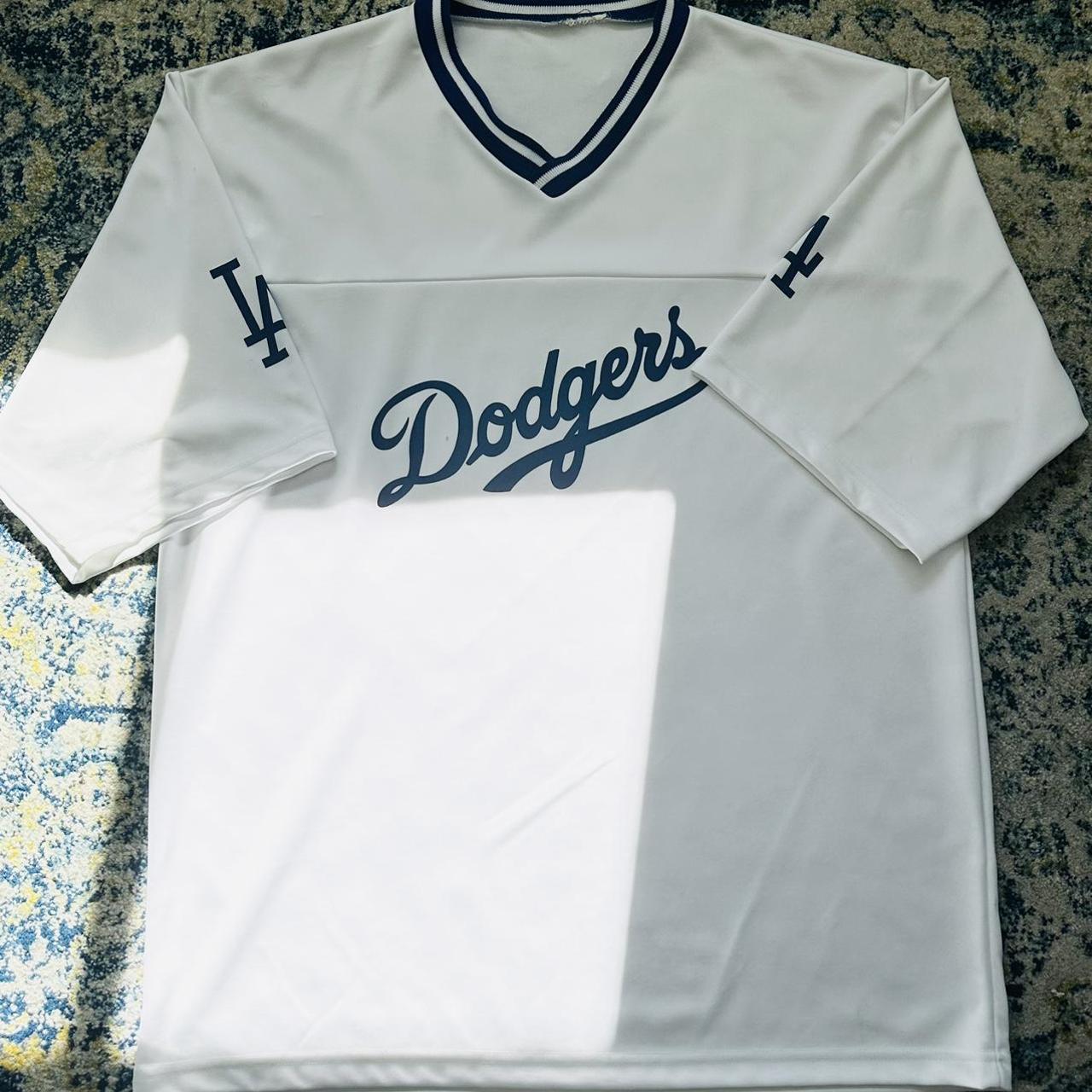 Vintage dodgers jersey Is a size XL in kids but can - Depop