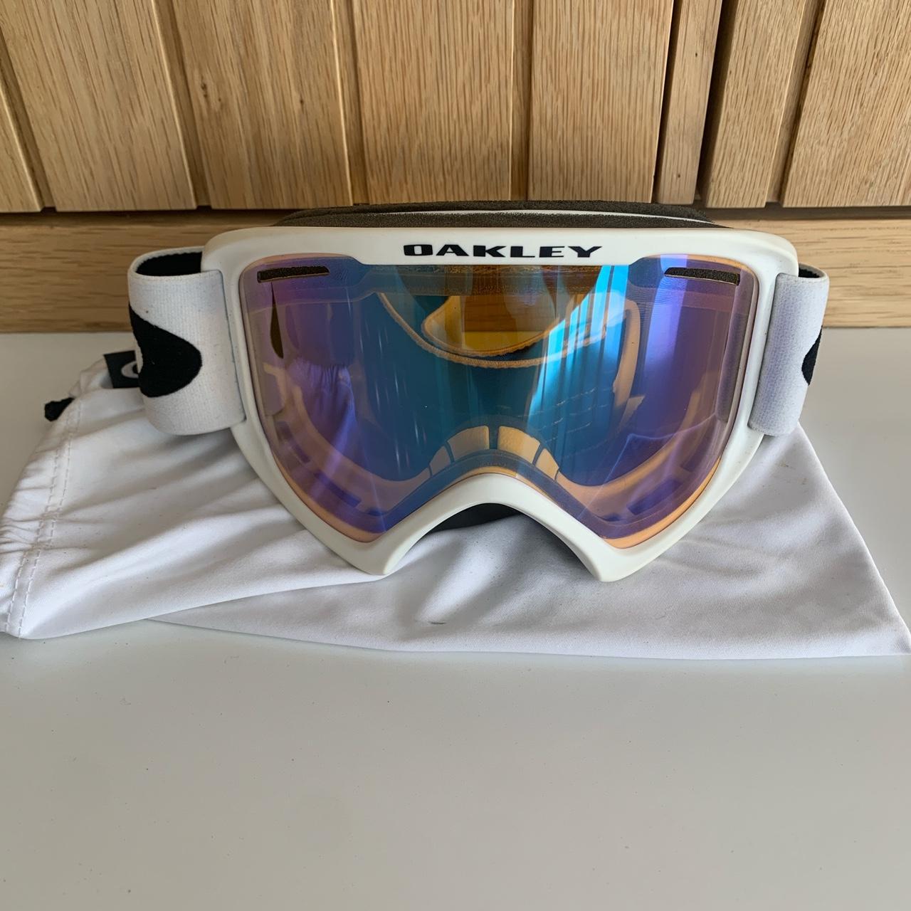 Oakley ski-goggles - Depop