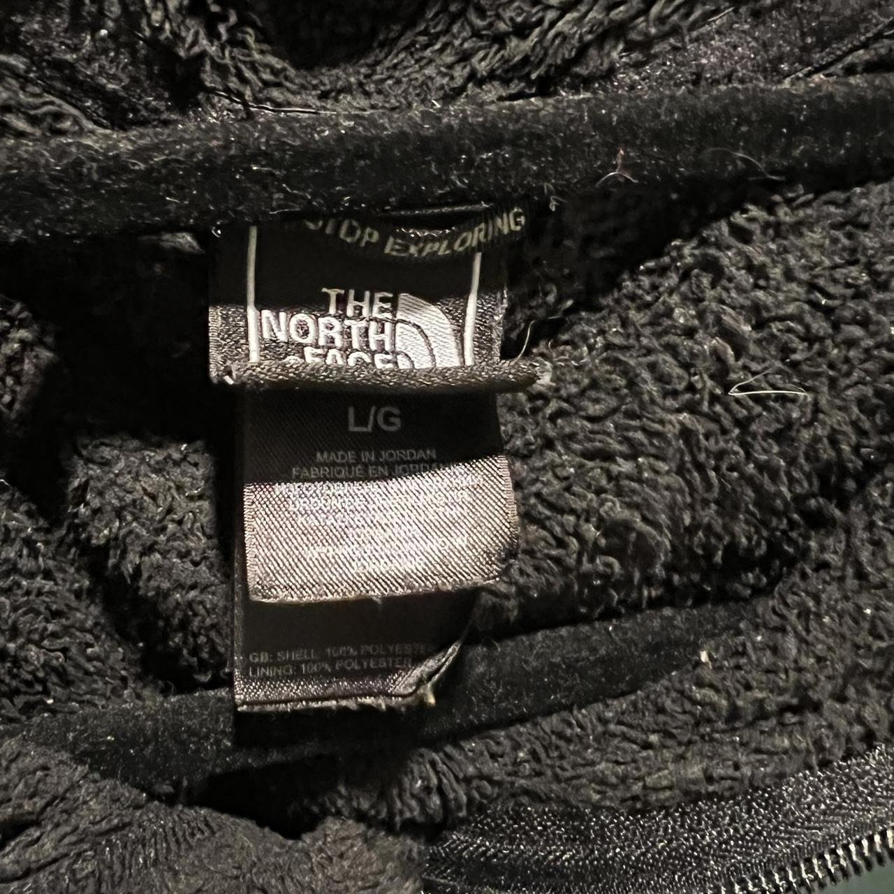 north face jacket zipper still works, but the... Depop