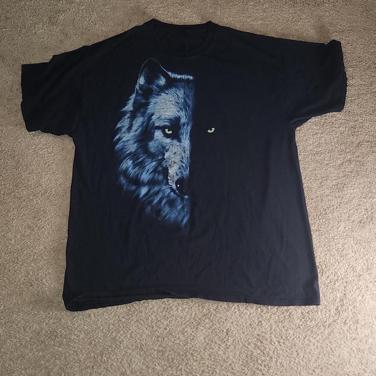 Size xl wolf y2k shirt. Lmk if any questions - Depop