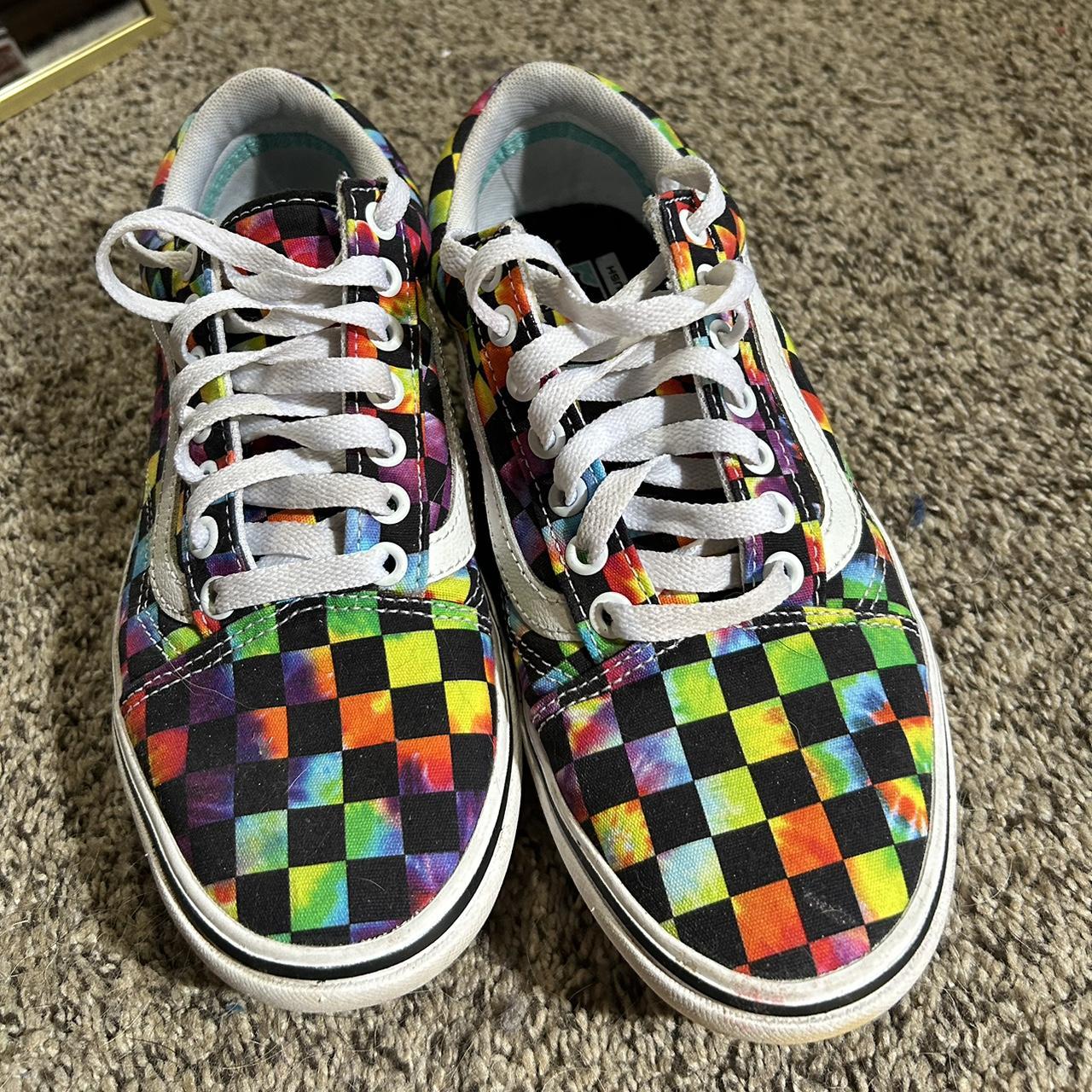 Vans rainbow men’s 8.5 women’s 10 good shape hardly worn-at all super popular cool.