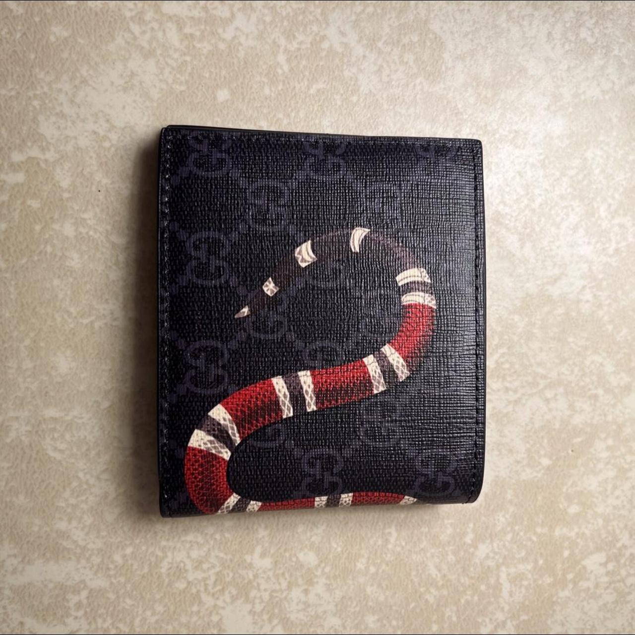 Gucci snake-wallet - Depop