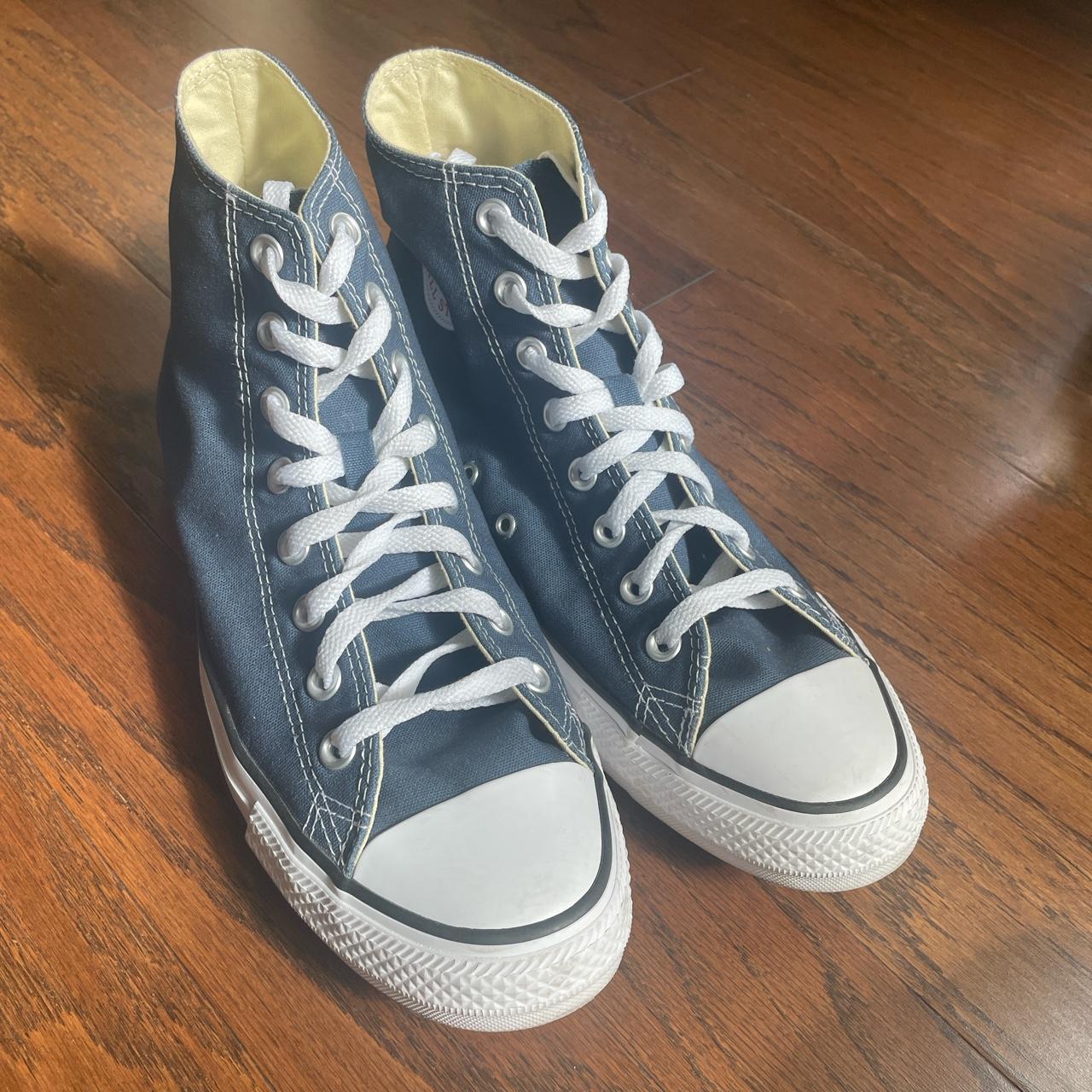 Light blue hotsell converse mens