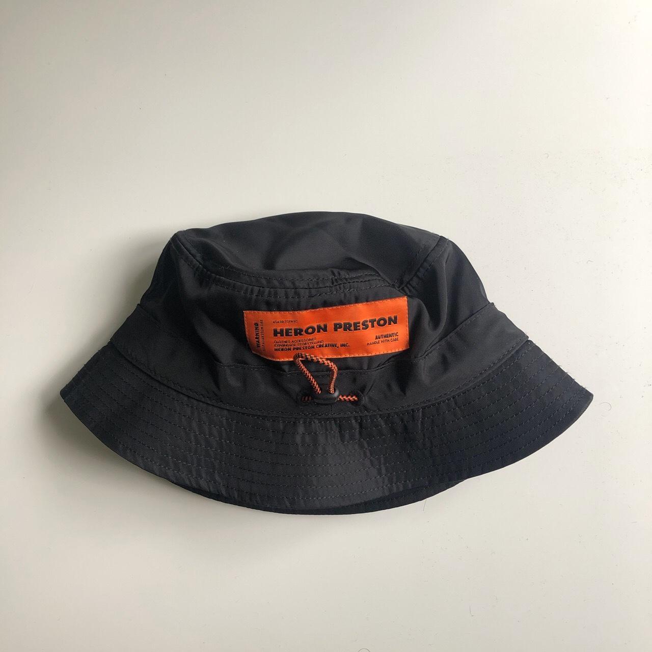 HERON PRESTON ブラック バケットハット Heron Preston(ヘロンプレストン) ハット(メンズ) - 海外通販のBUYMA