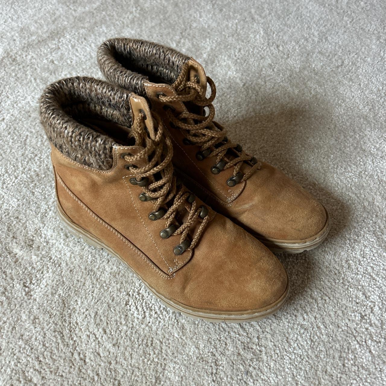 Tan boots - Depop