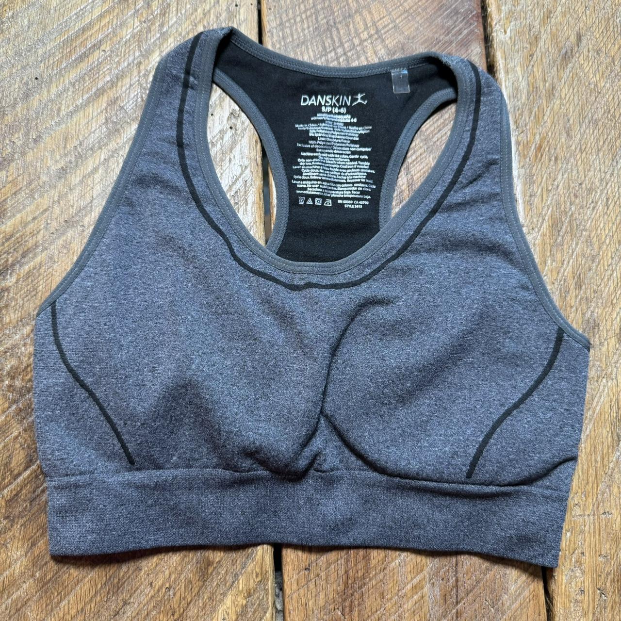 Danskin seamless padded sports bra. Size S P 4 6