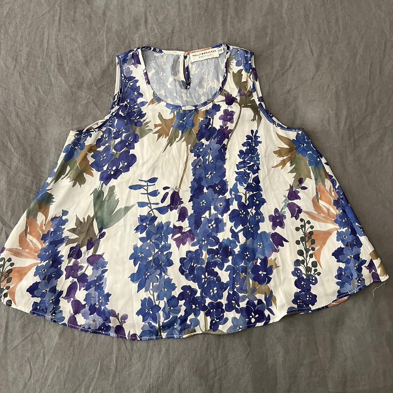 Molly Bracken Silk Floral Top- Size XS - Depop