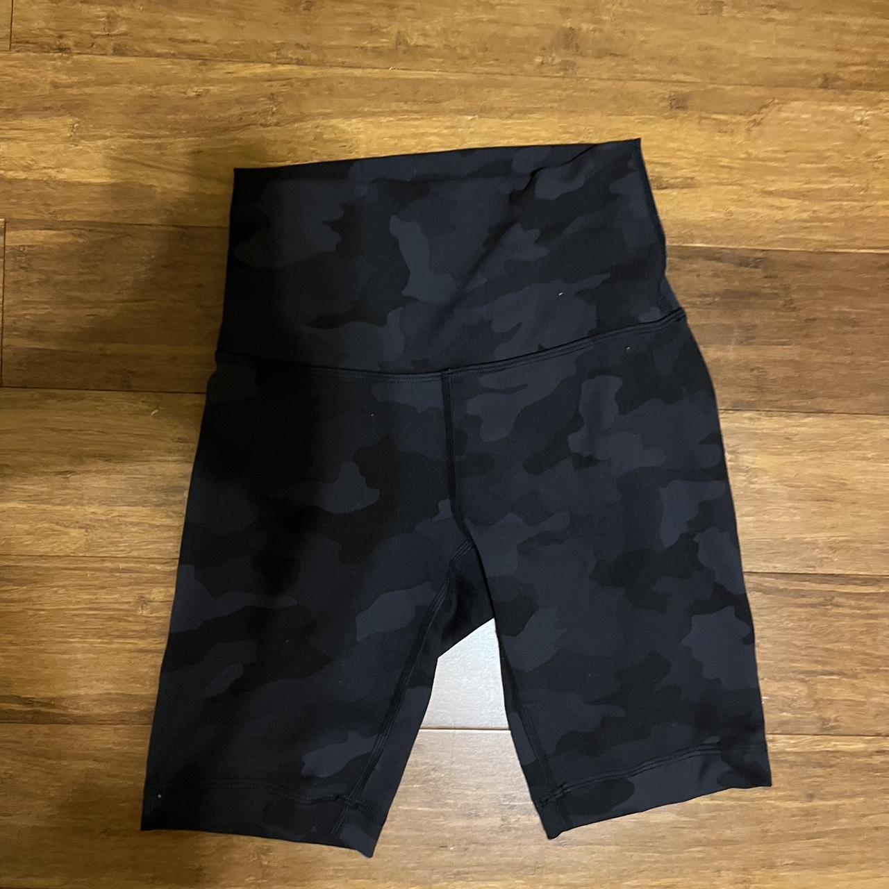 Size 2 Lululemon biker shorts black camo - Depop