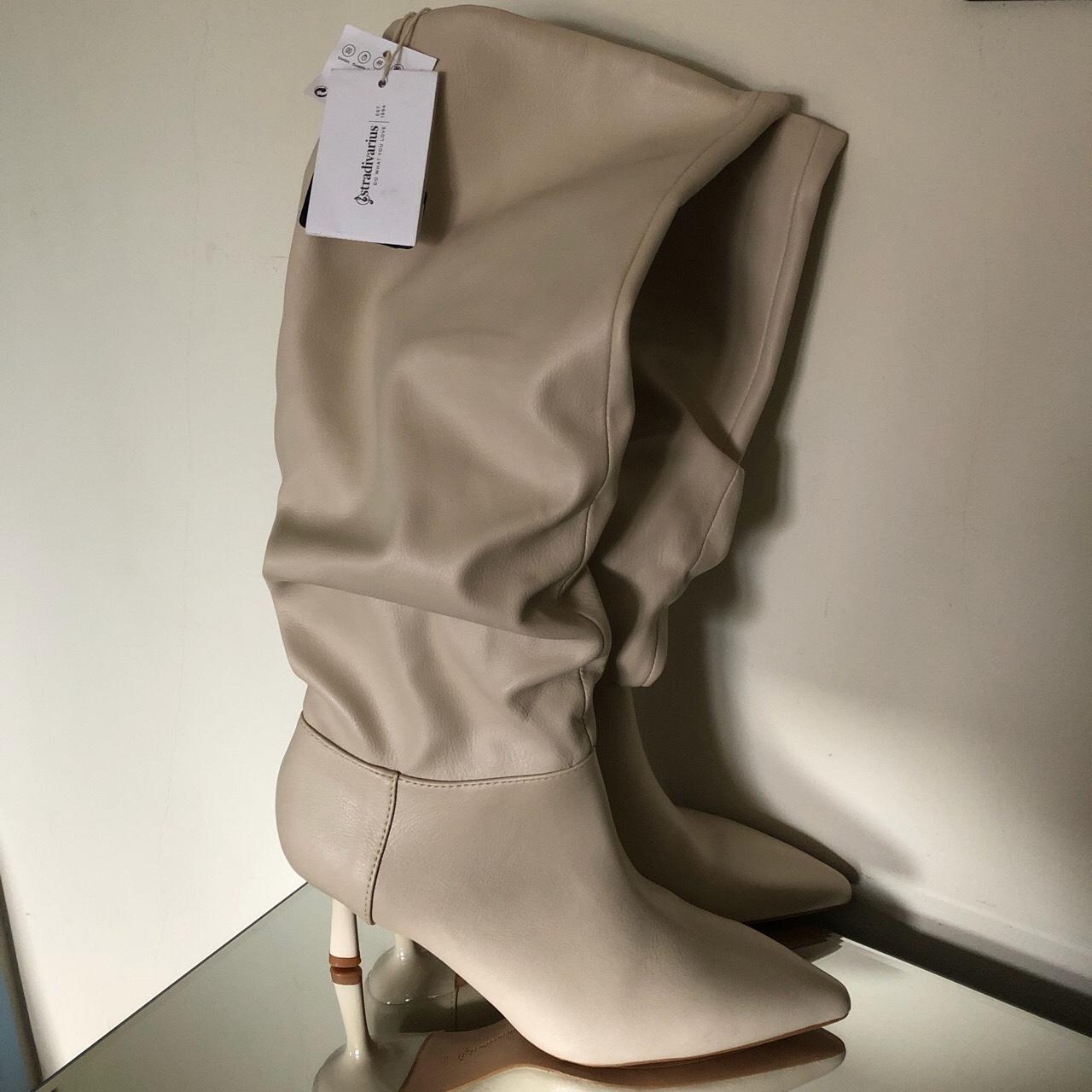 Stradivarius Cream Knee High Boots Stradivarius Knee Boots With