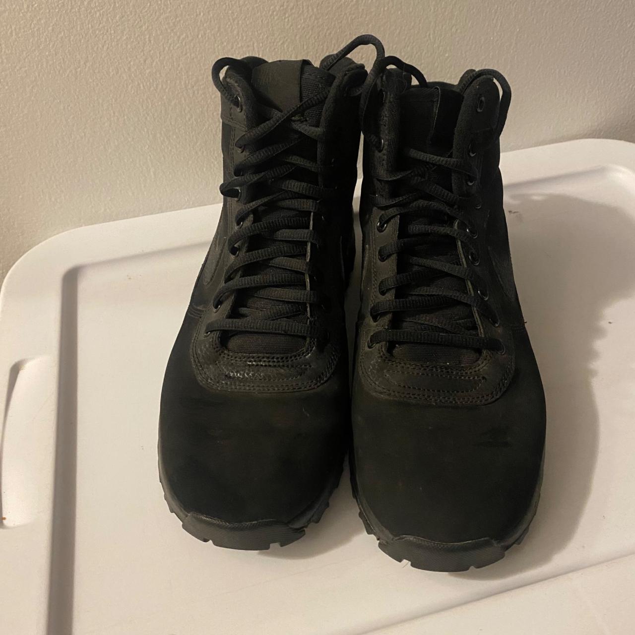 manoadome boots