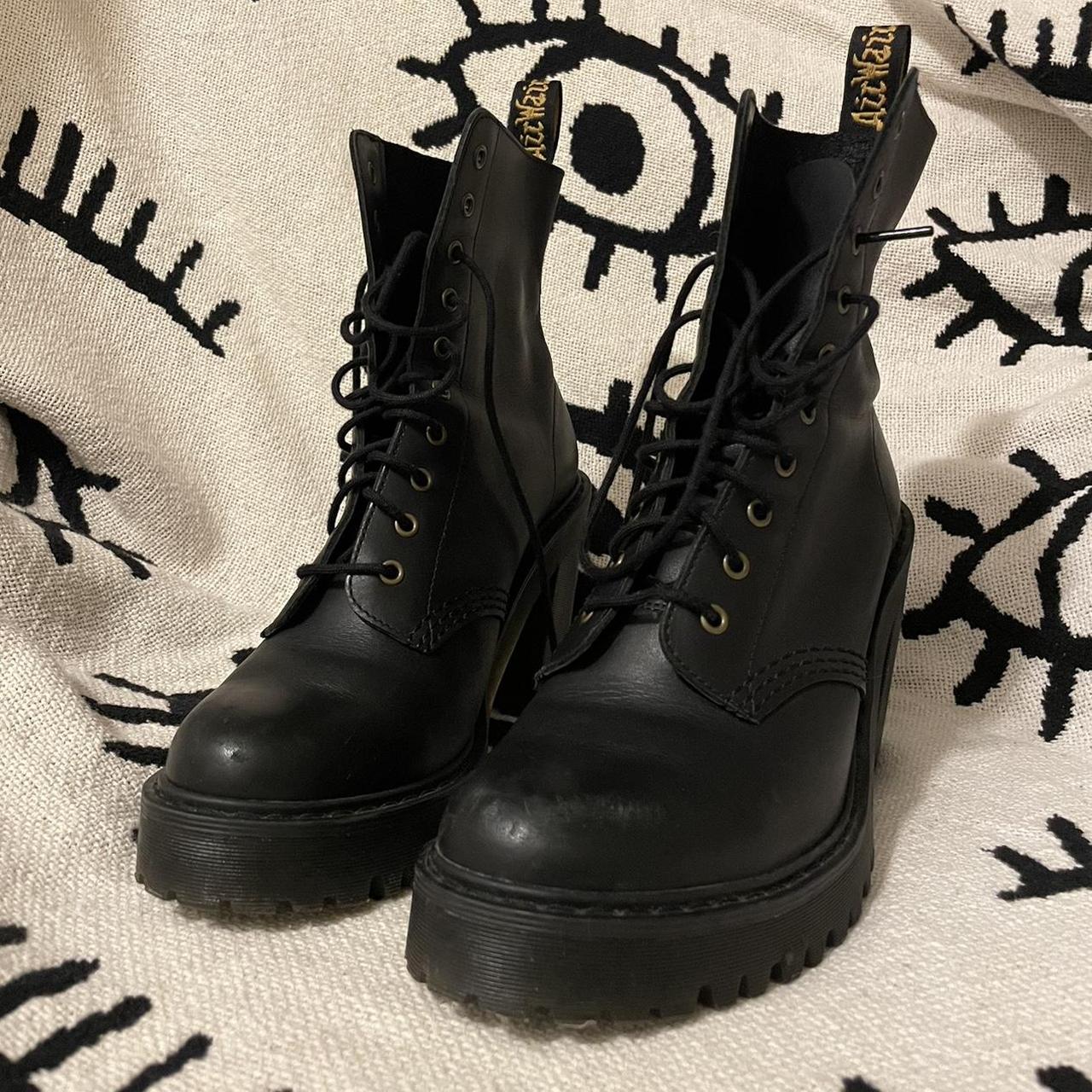 Dr martens hot sale ally