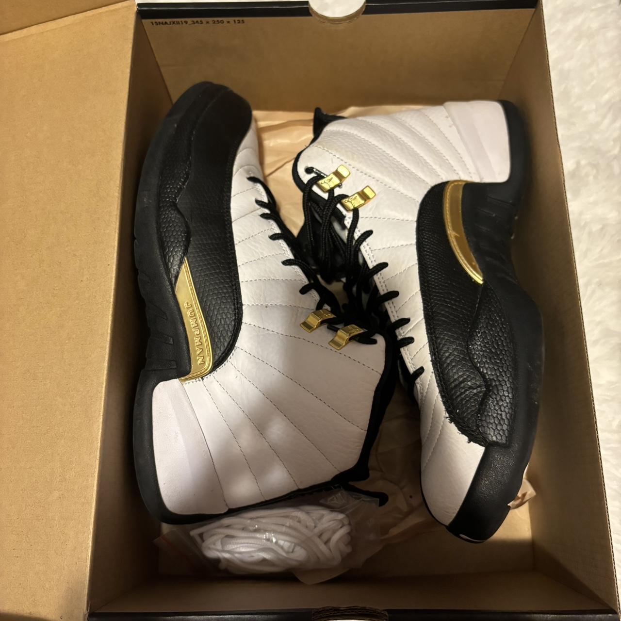 mens jordan 12 footlocker
