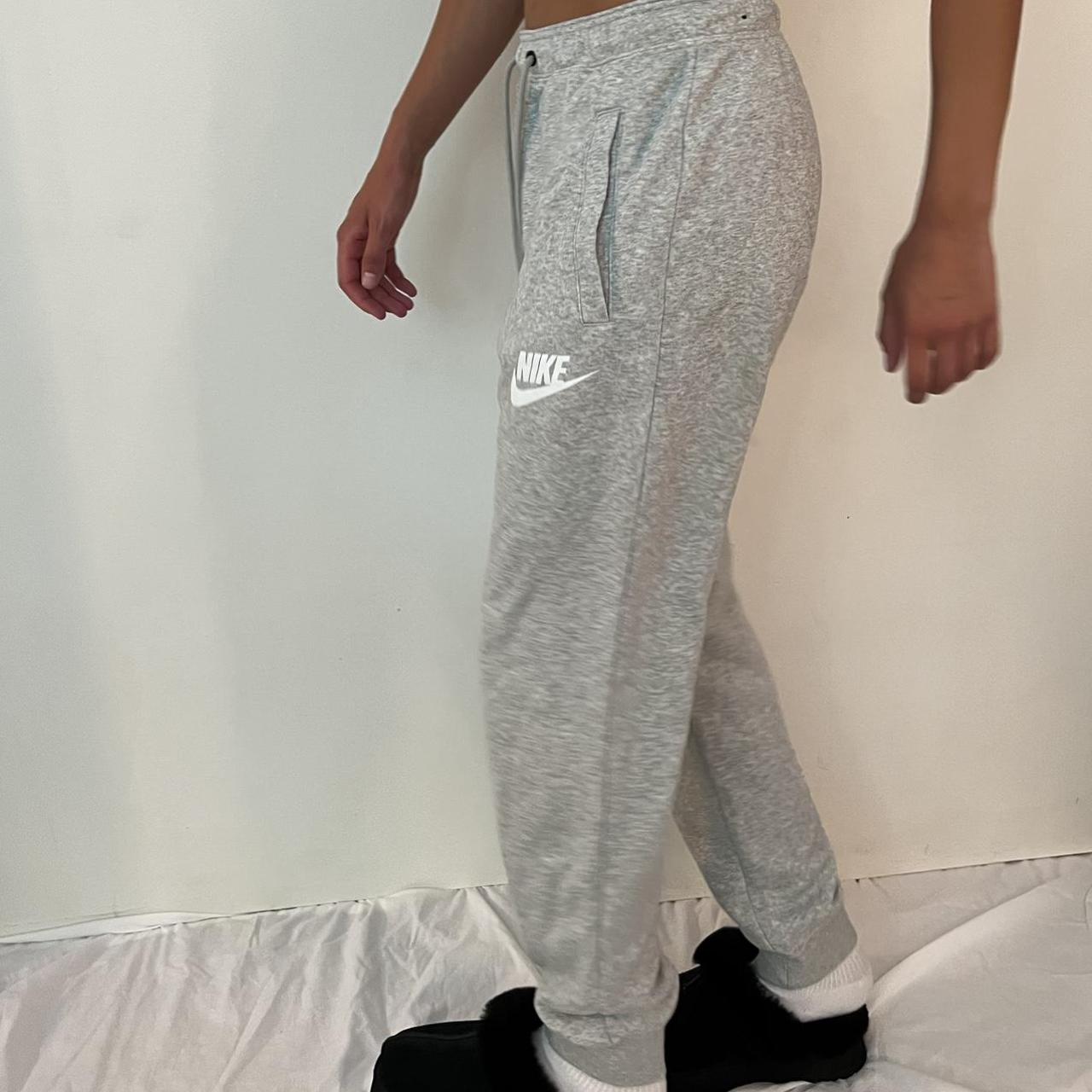 light grey nike joggers womens
