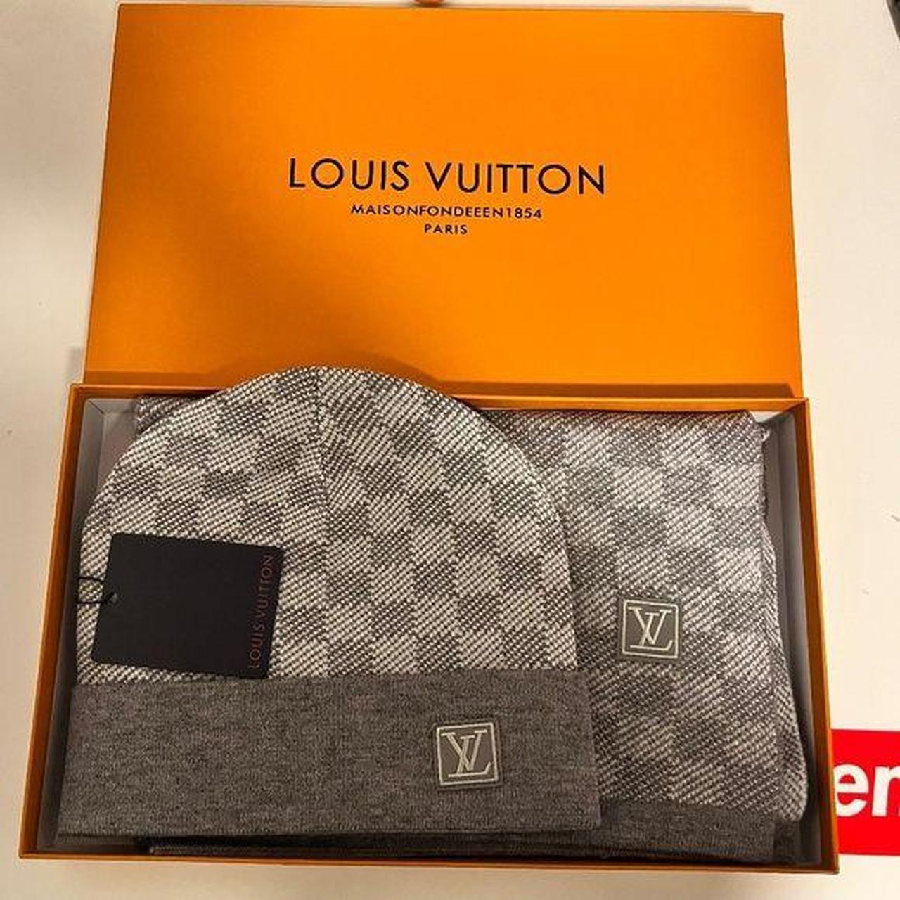 Louis Vuitton hat and scarf // message before buying