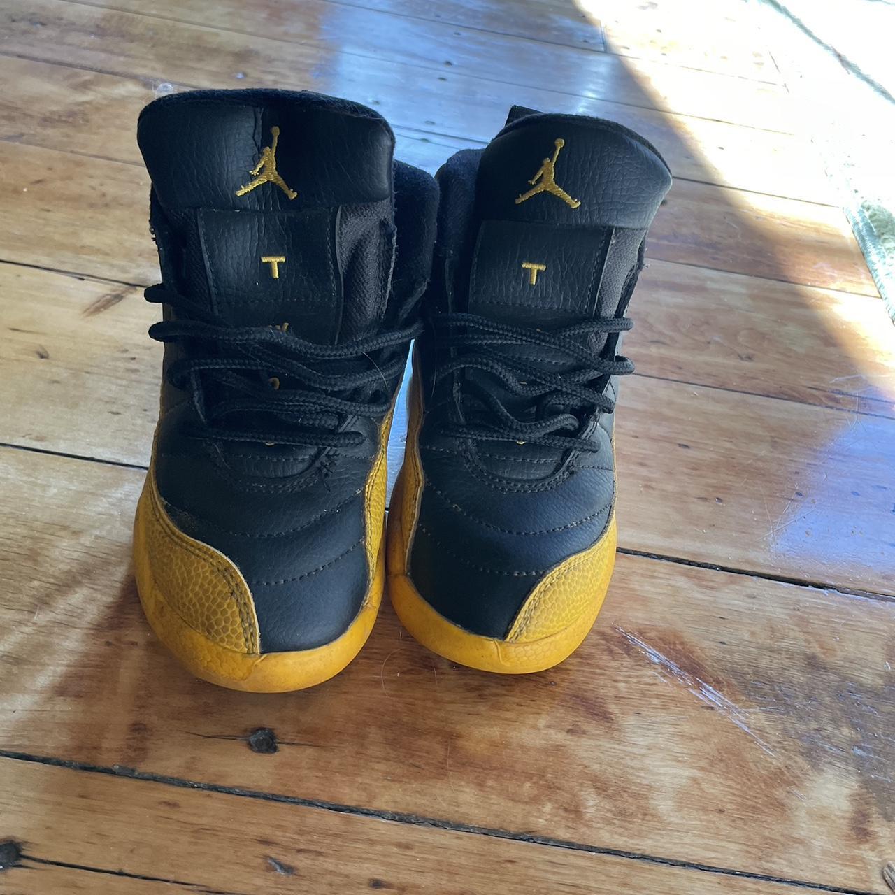 air jordan 12 black yellow
