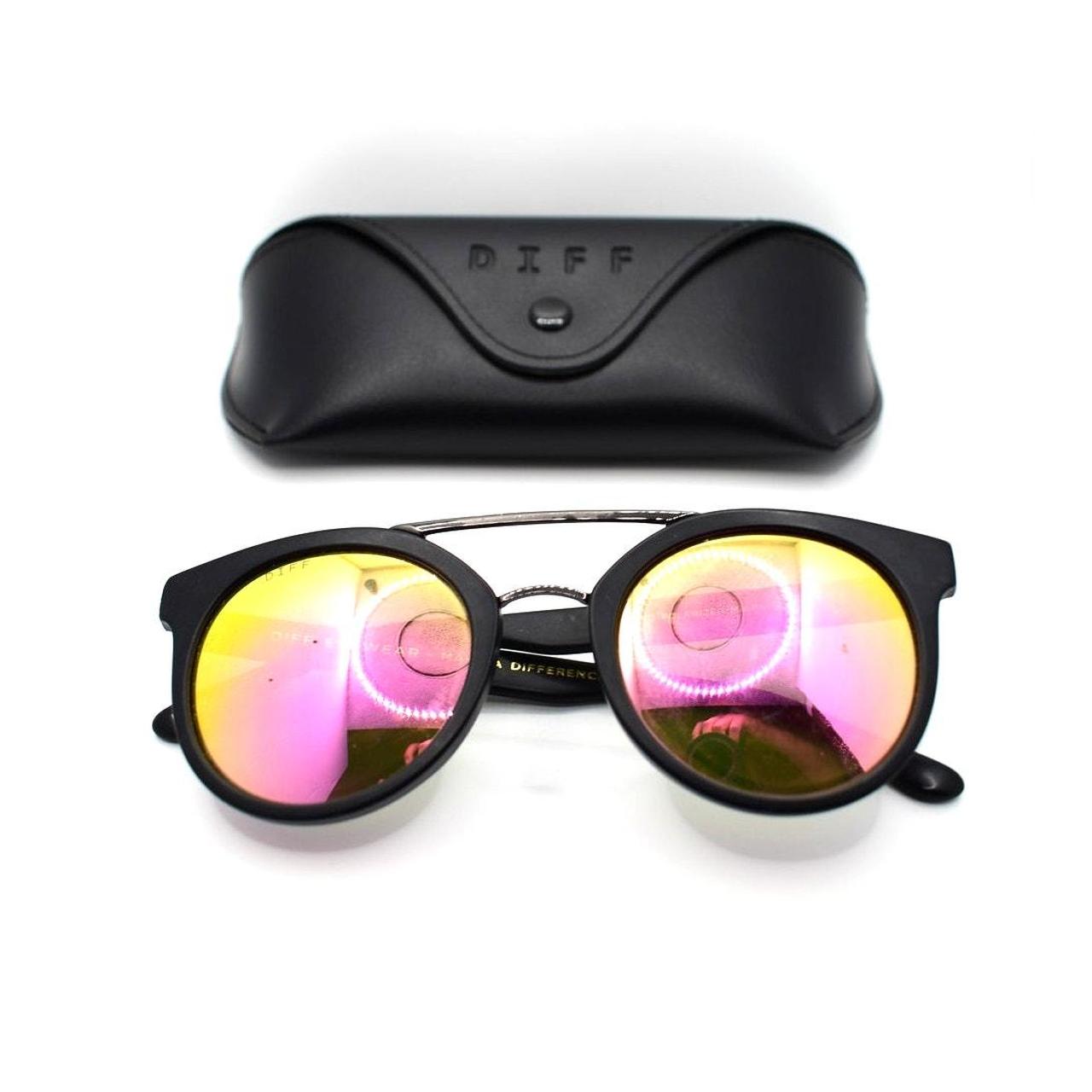 DIFF Women's Sunglasses - Black – Diff Astro Pola… - image 1