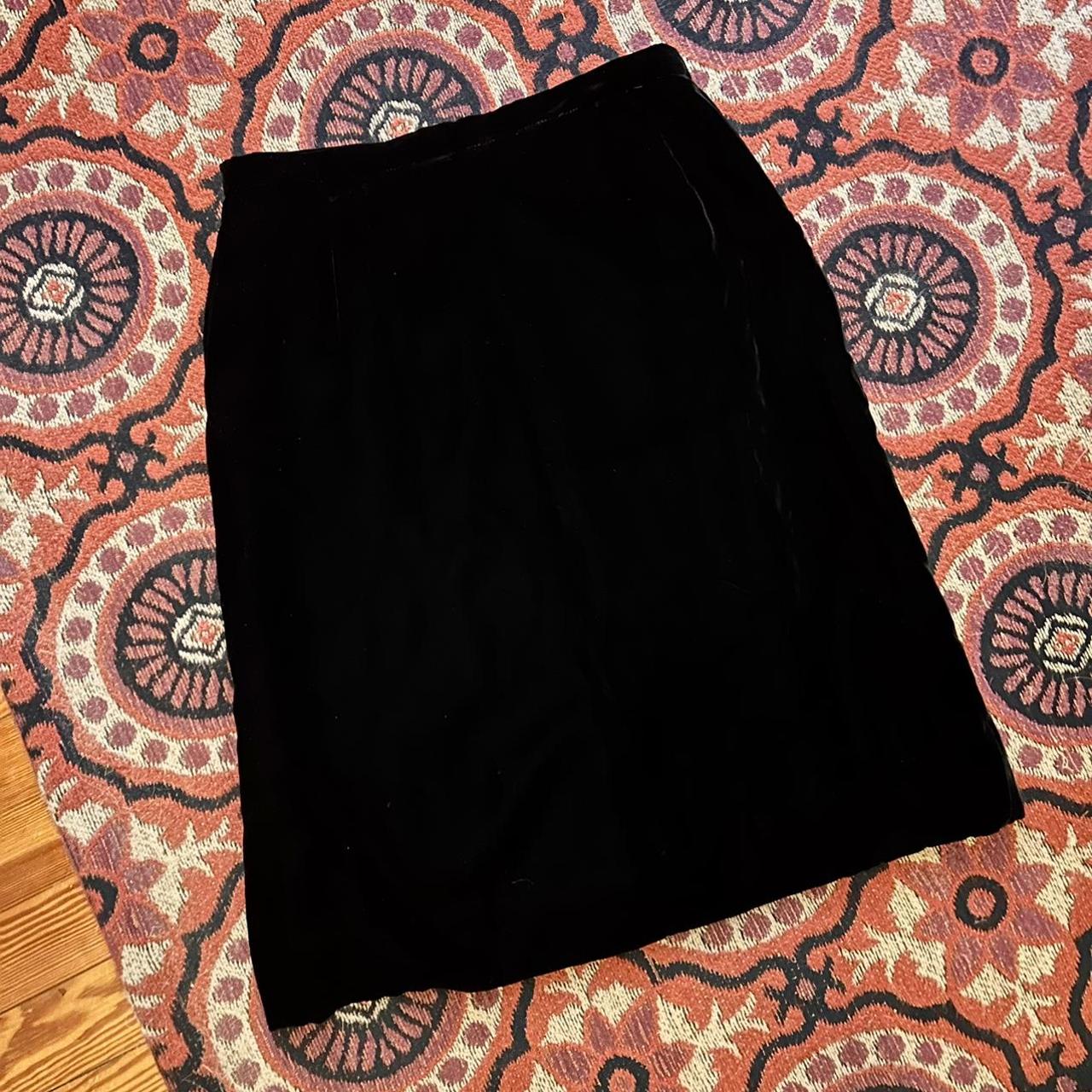 Black velvet clearance knee length skirt