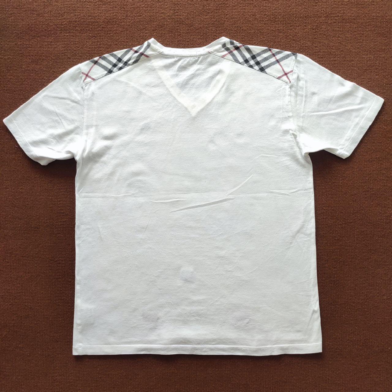 Burberry v-neck tee - Depop