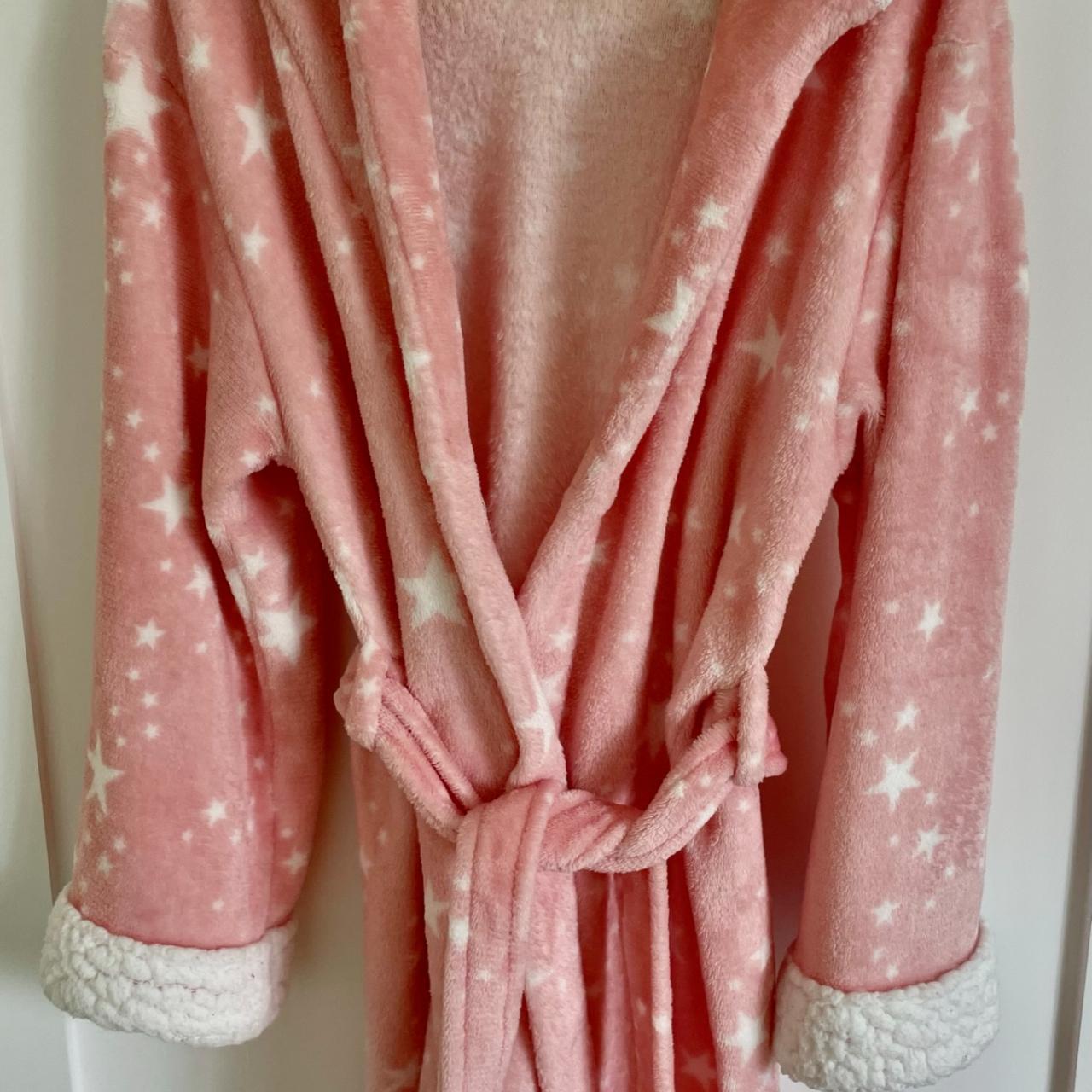 Cute robe for the little one to get in or out the... Depop