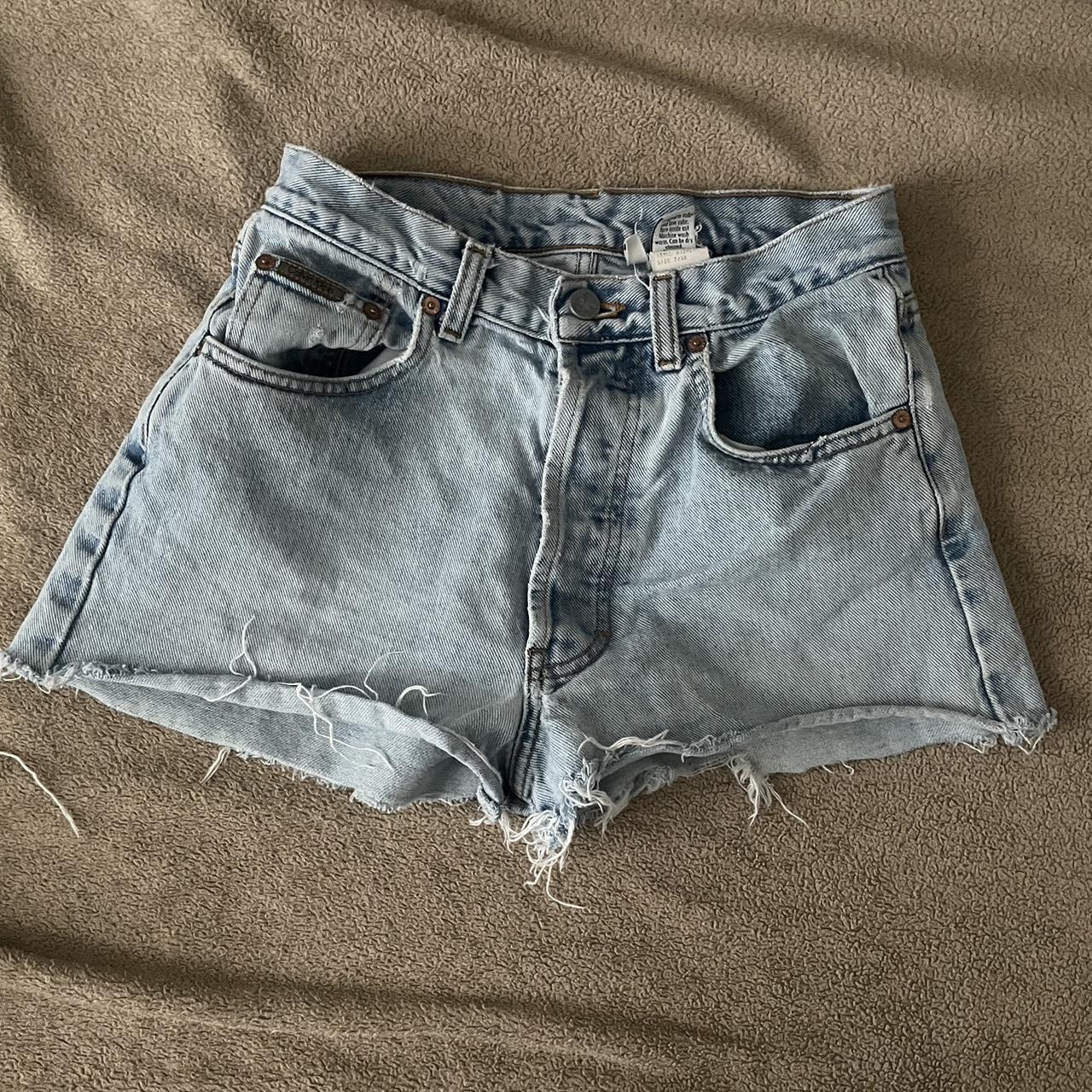 item listed by esque00