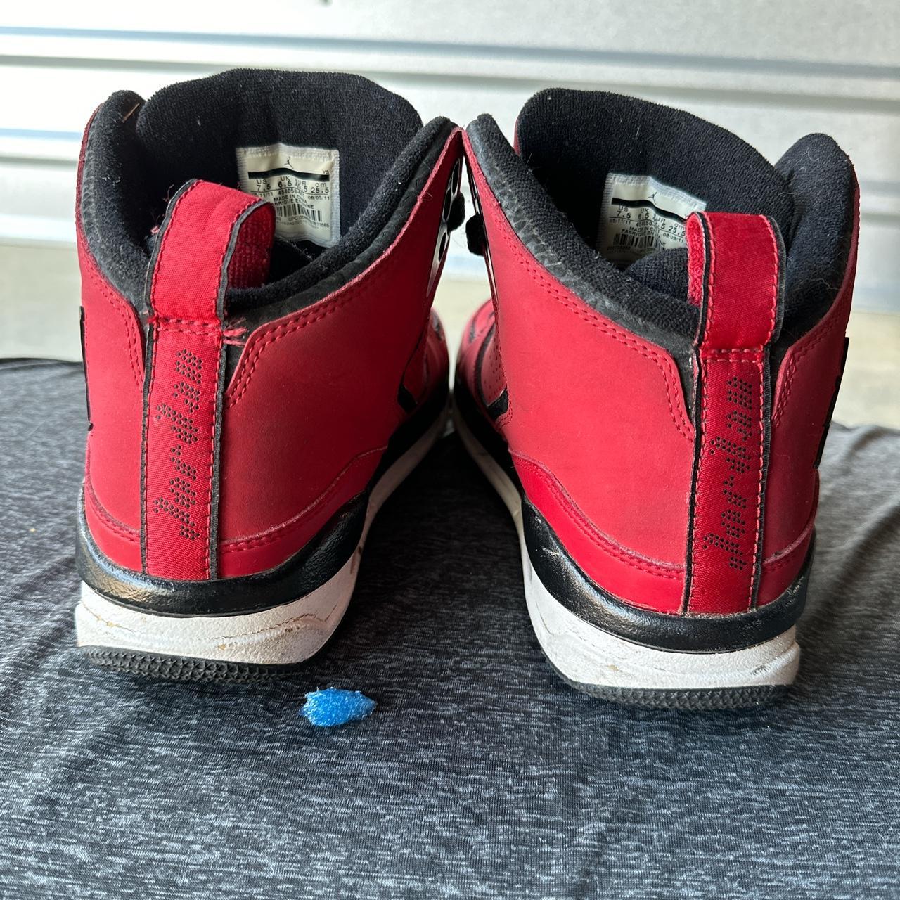 iio♡ Diamond Heart Outline Ring 1/10 ct tw 10K Yellow Gold | Kay