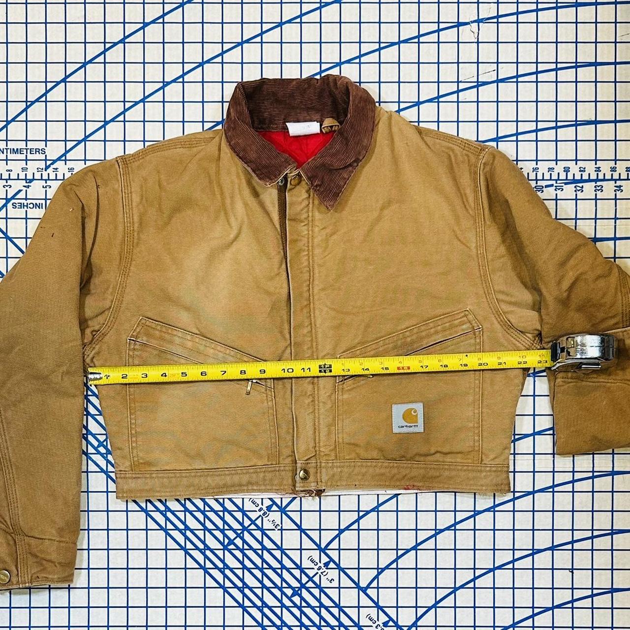 Womens large cropped Carhartt jacket. (working...