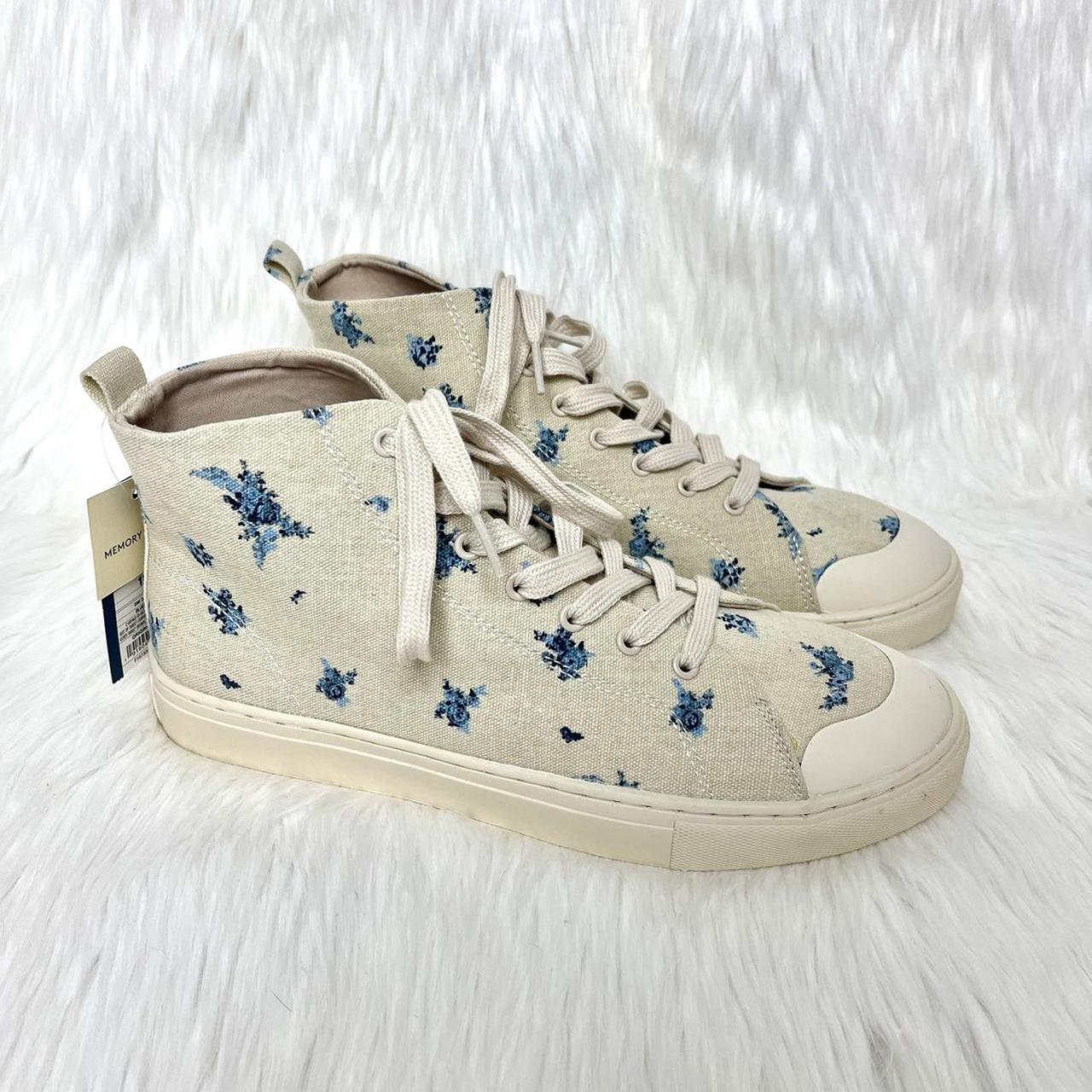 Universal Thread Women's Cream and Blue Trainers