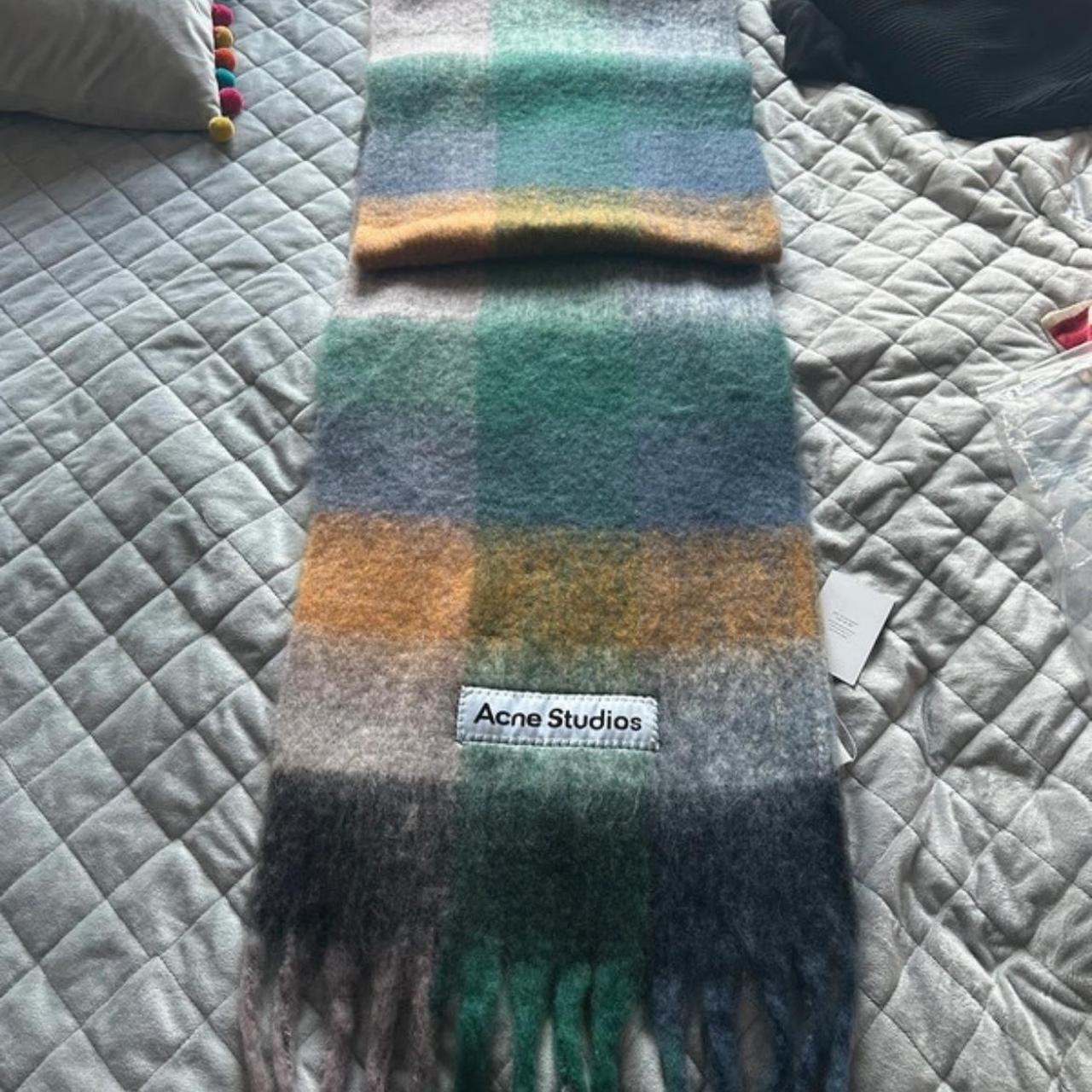item listed by notaxluu