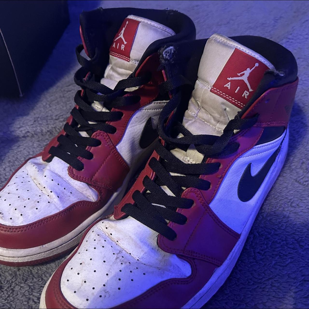 jordan aj 1 mid white black