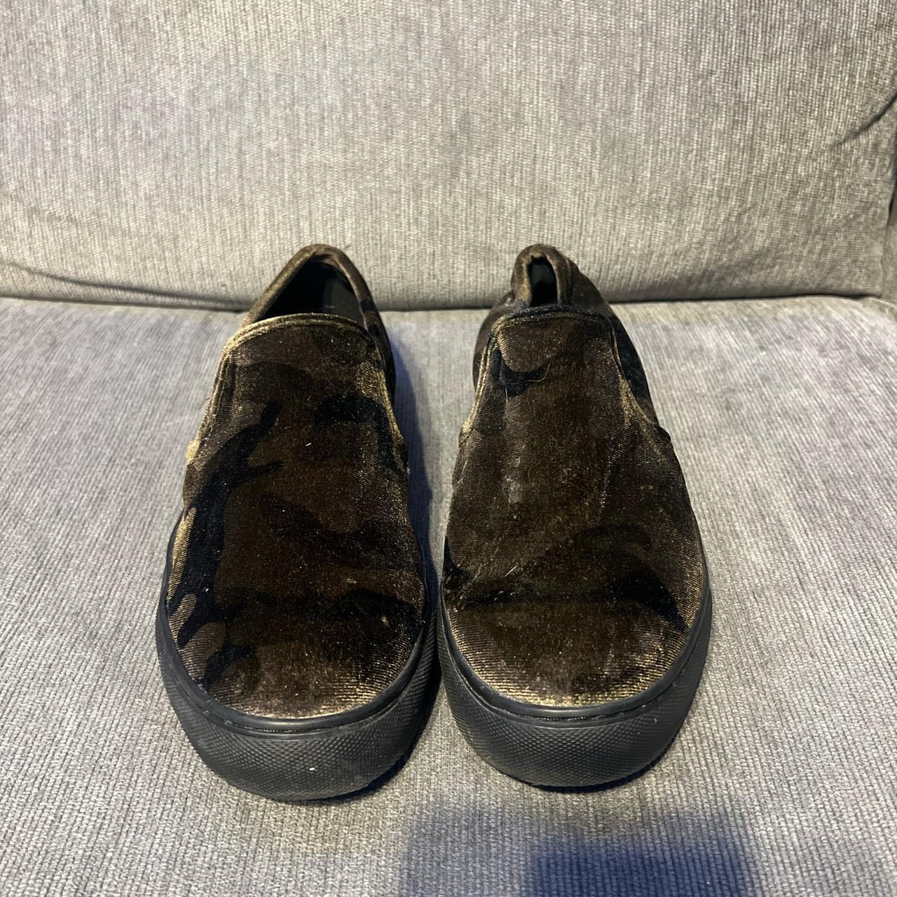 Steve madden camo slip hot sale on