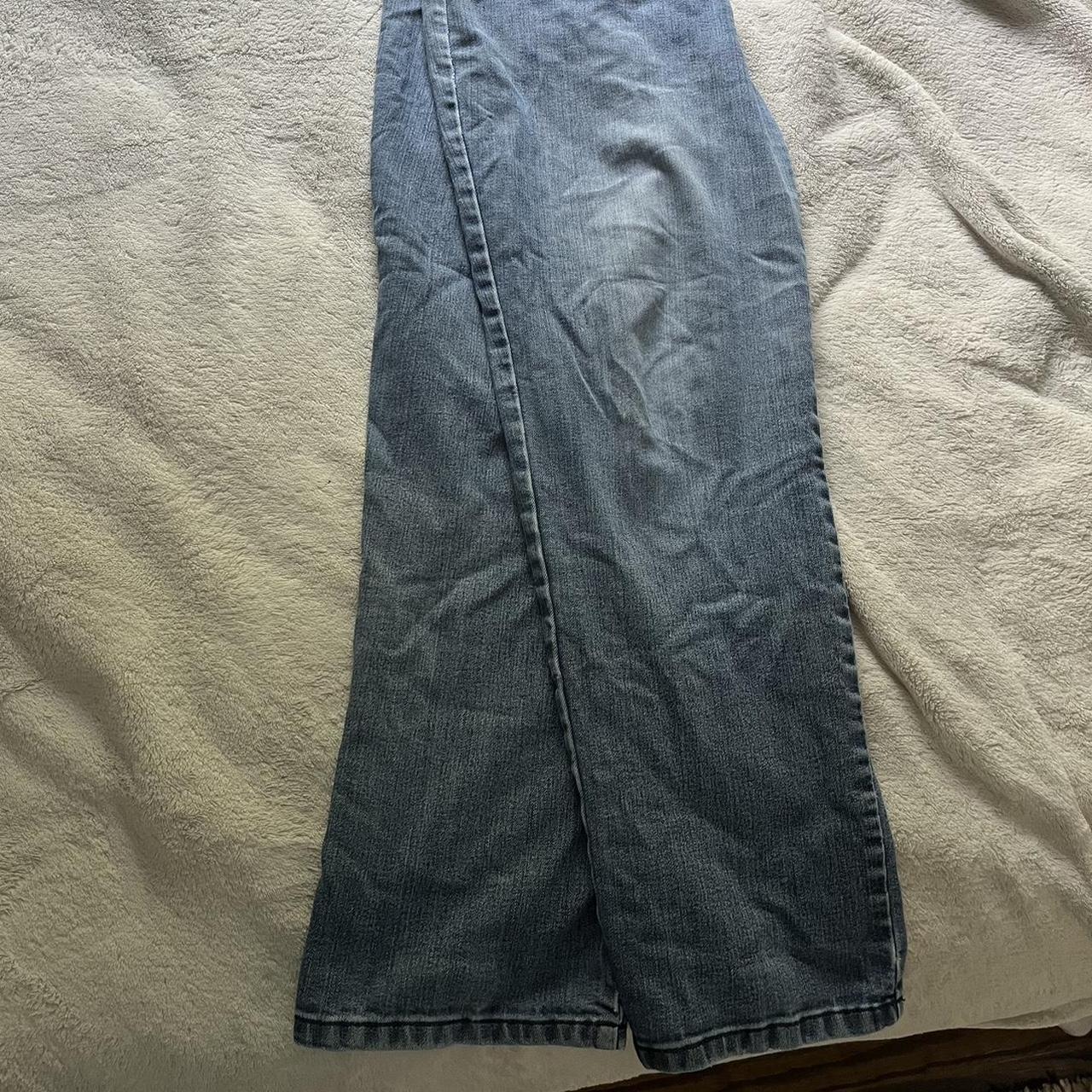 Low rise baggy jeans size 12 but fits like size 6/8... - Depop