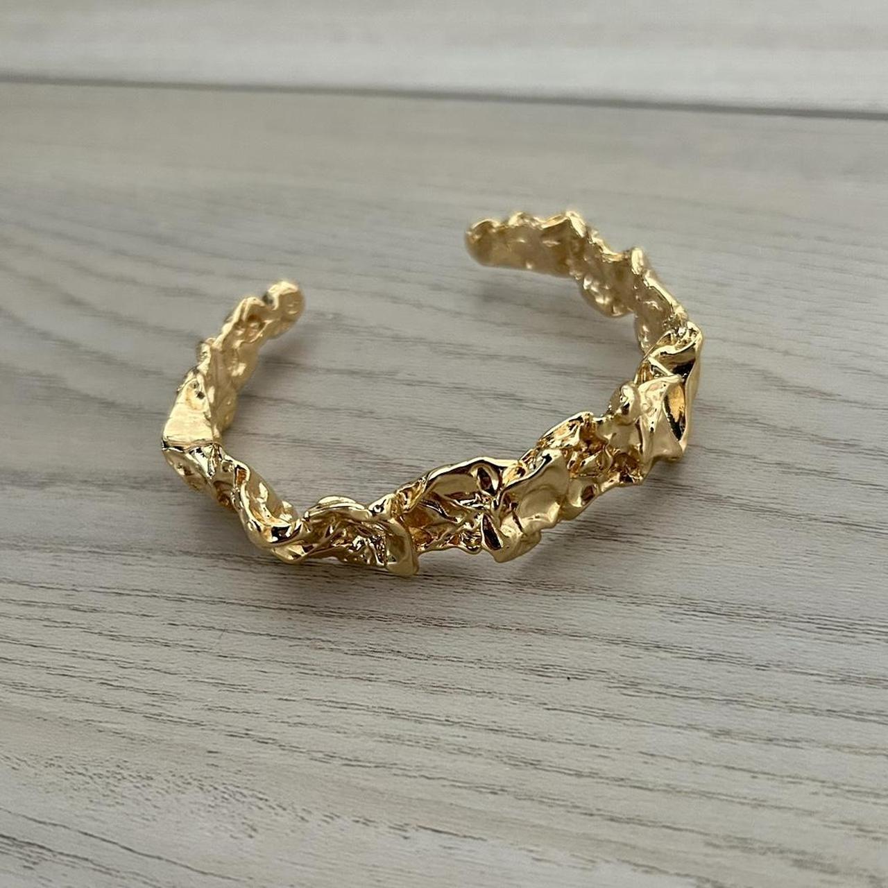 item listed by carolinesvintagecloset
