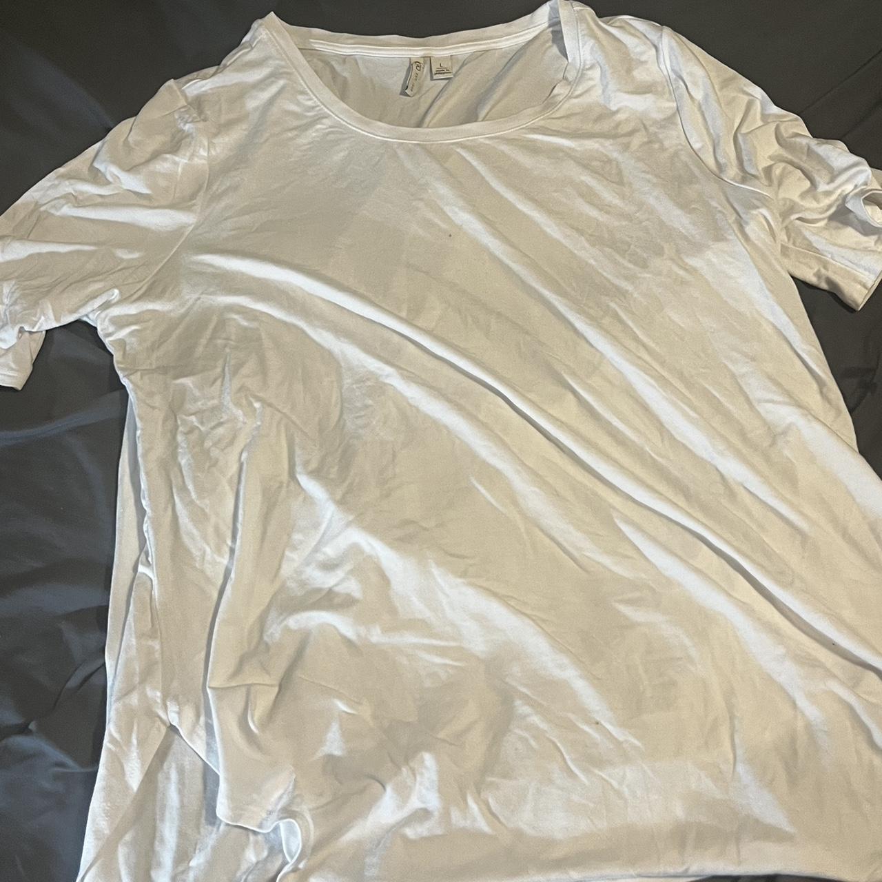 Cato white tshirt - Depop