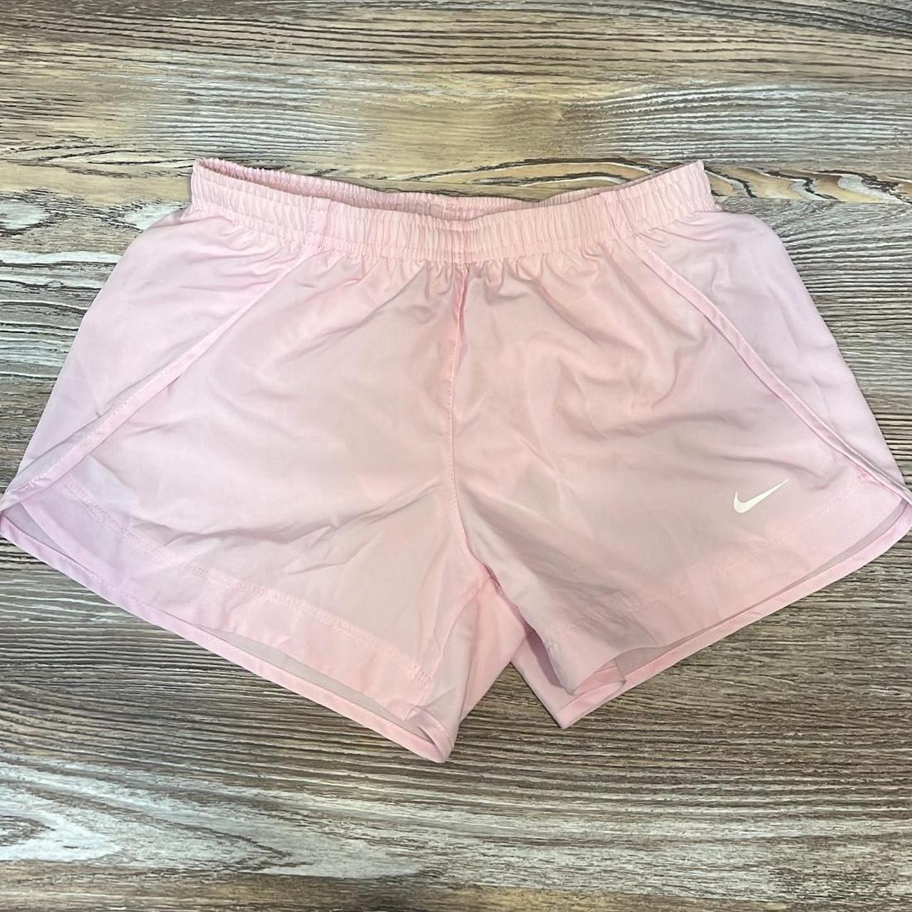 Light pink clearance nike shorts