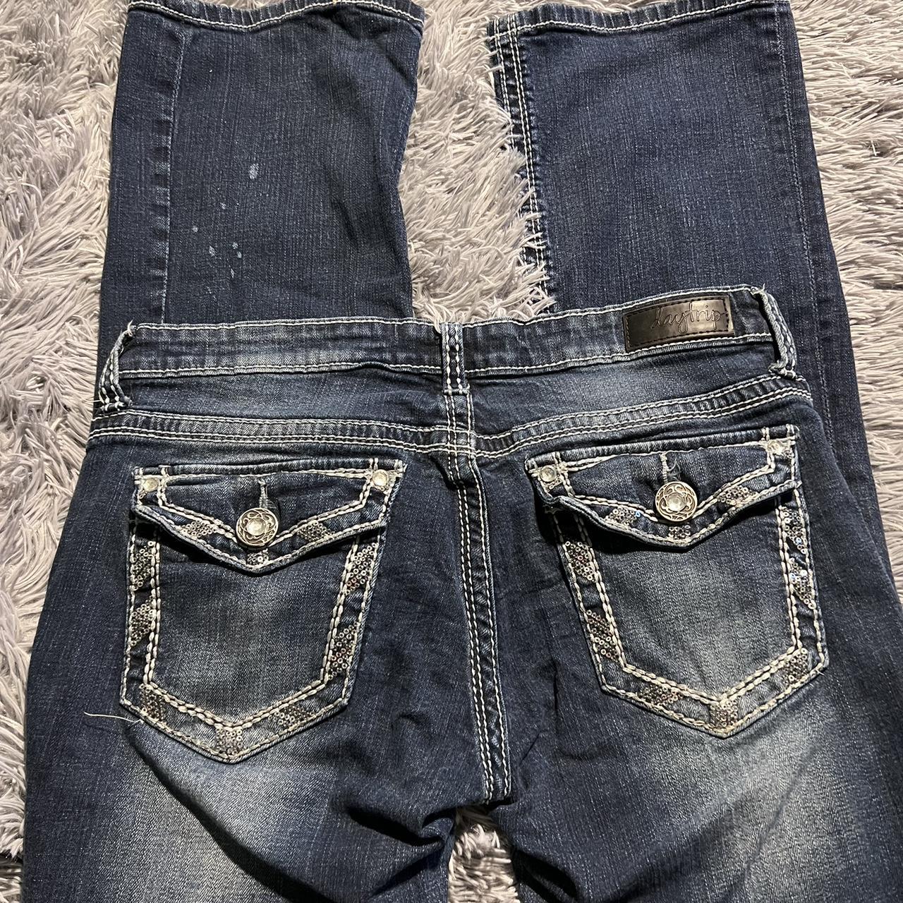 Day trip low rise jeans. **Note the bleach spots at... - Depop