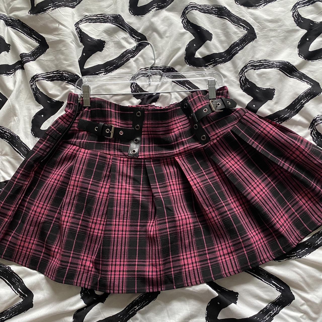 Hot pink plaid mini skirt hotsell