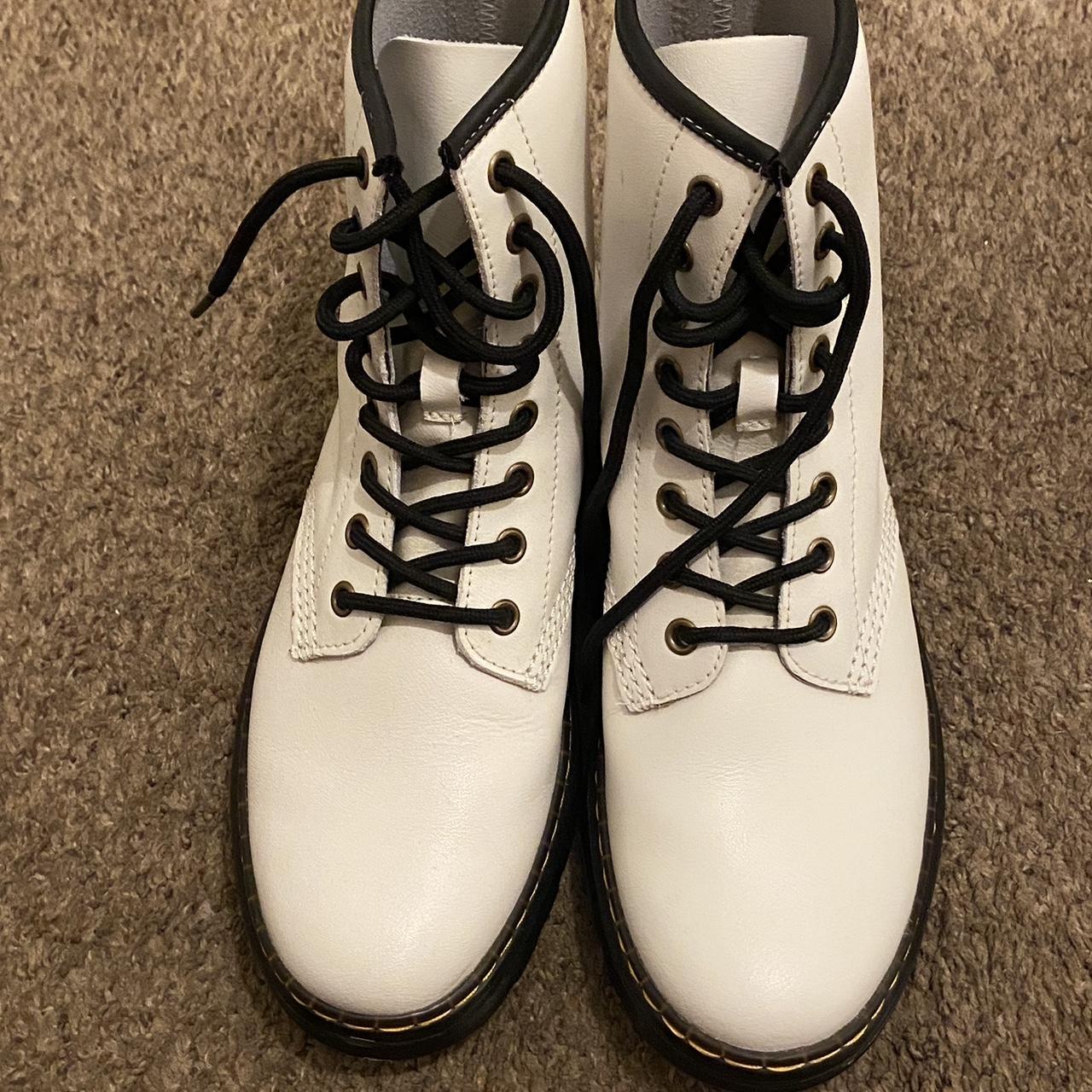 Dr. Martens ZAVALA boots. White matte leather