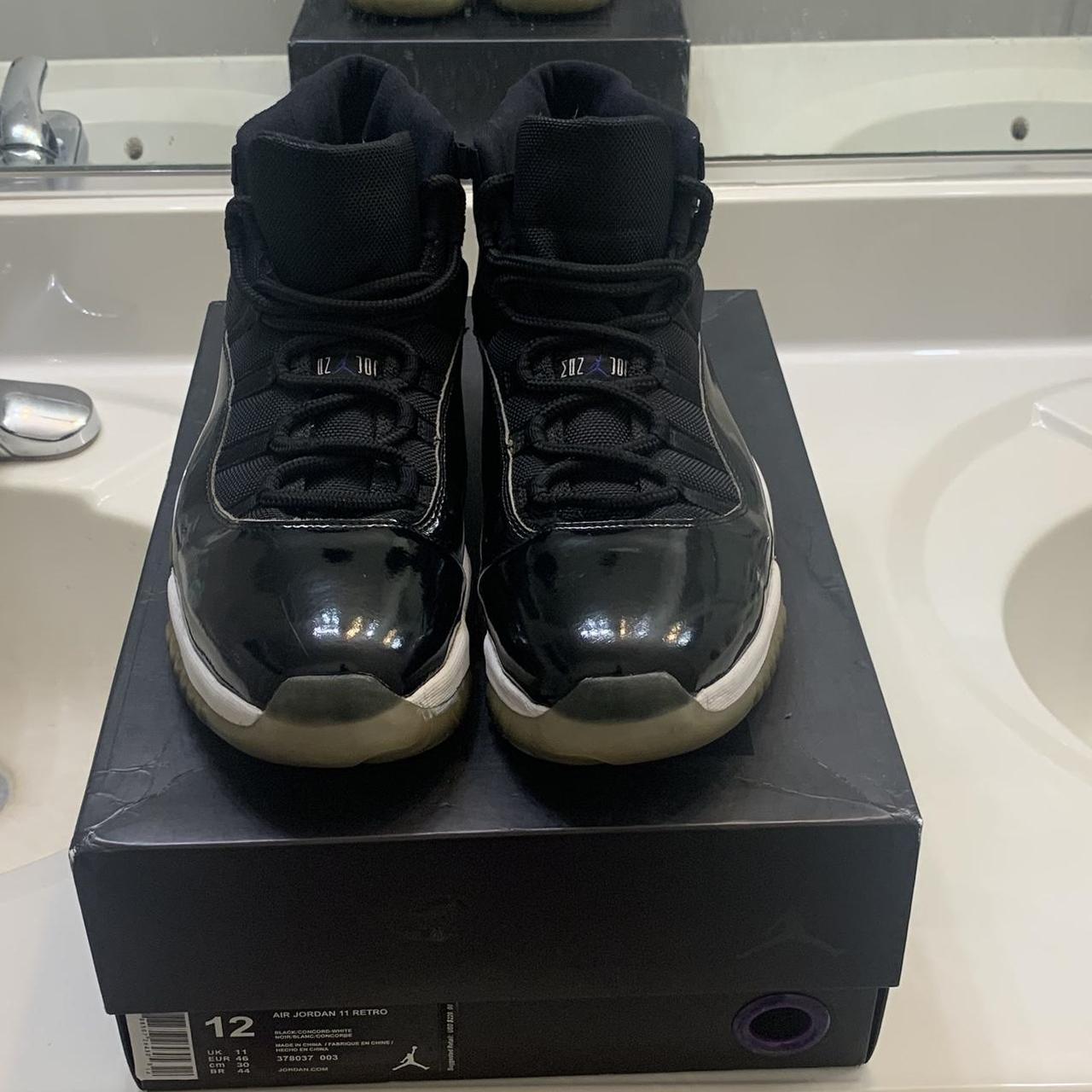 how to tell if jordan 11 space jams are fake