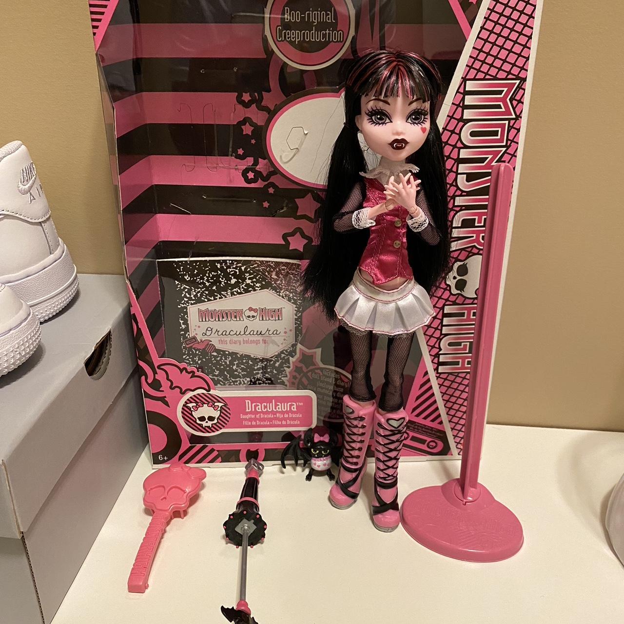 Monster high creep production!🎀(draculora)🎀with box!... Depop